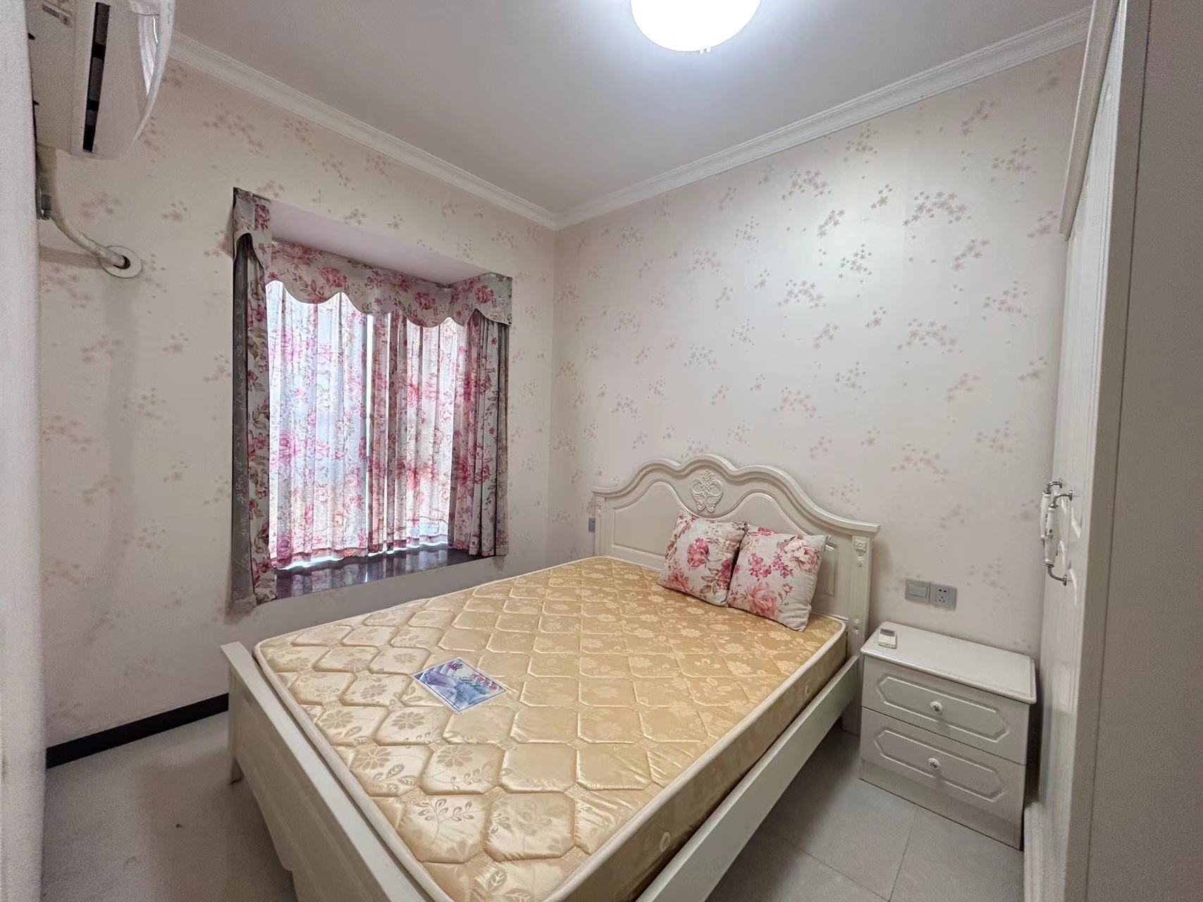 梓山湖领御 2室2厅1卫 39.8万 梓山湖领御 2室2厅1卫 39.8万客厅