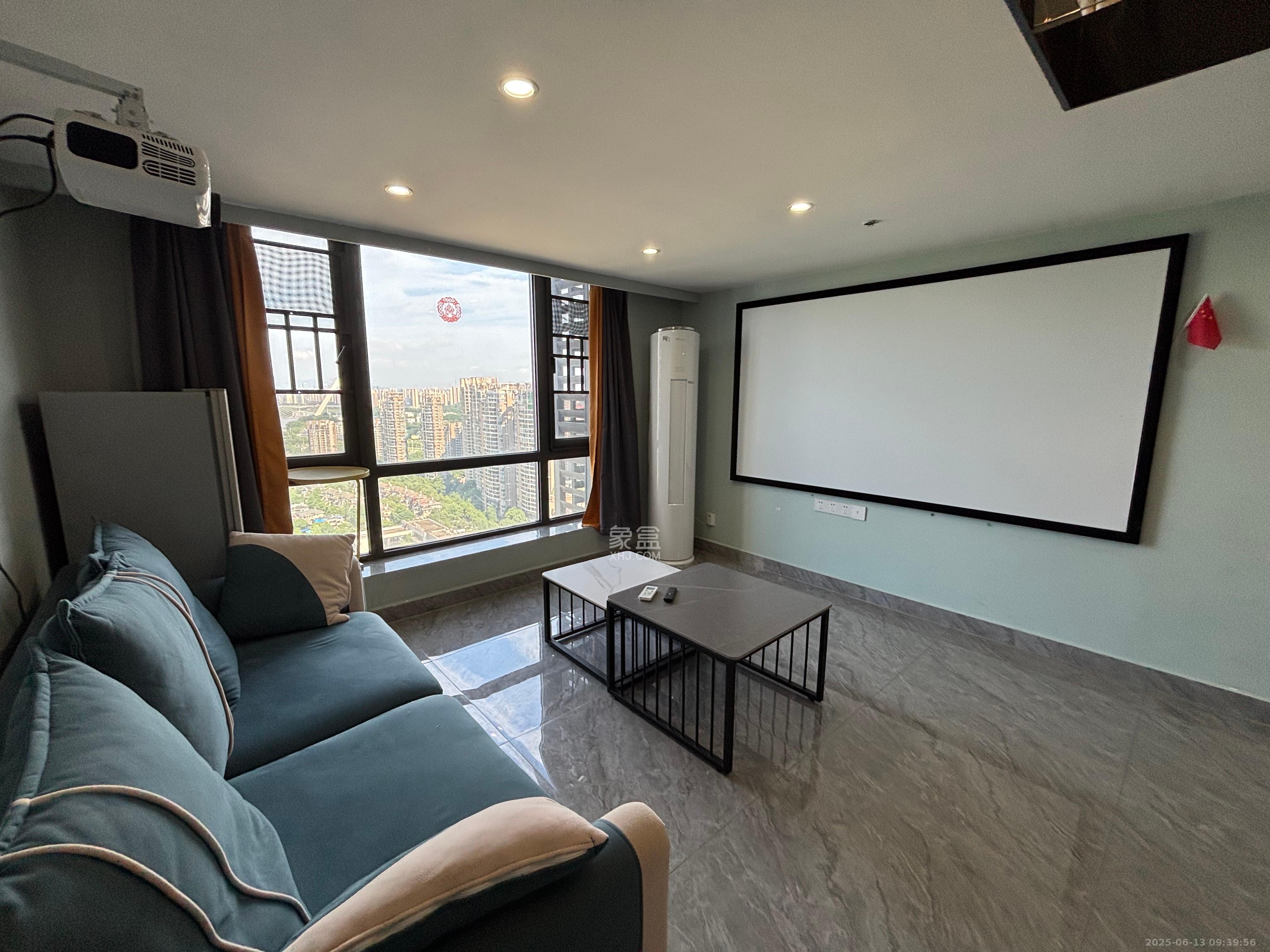 藏珑湖上公馆 2室1厅1卫 2700.0元/月 藏珑湖上公馆 2室1厅1卫 2700.0元/月室内图