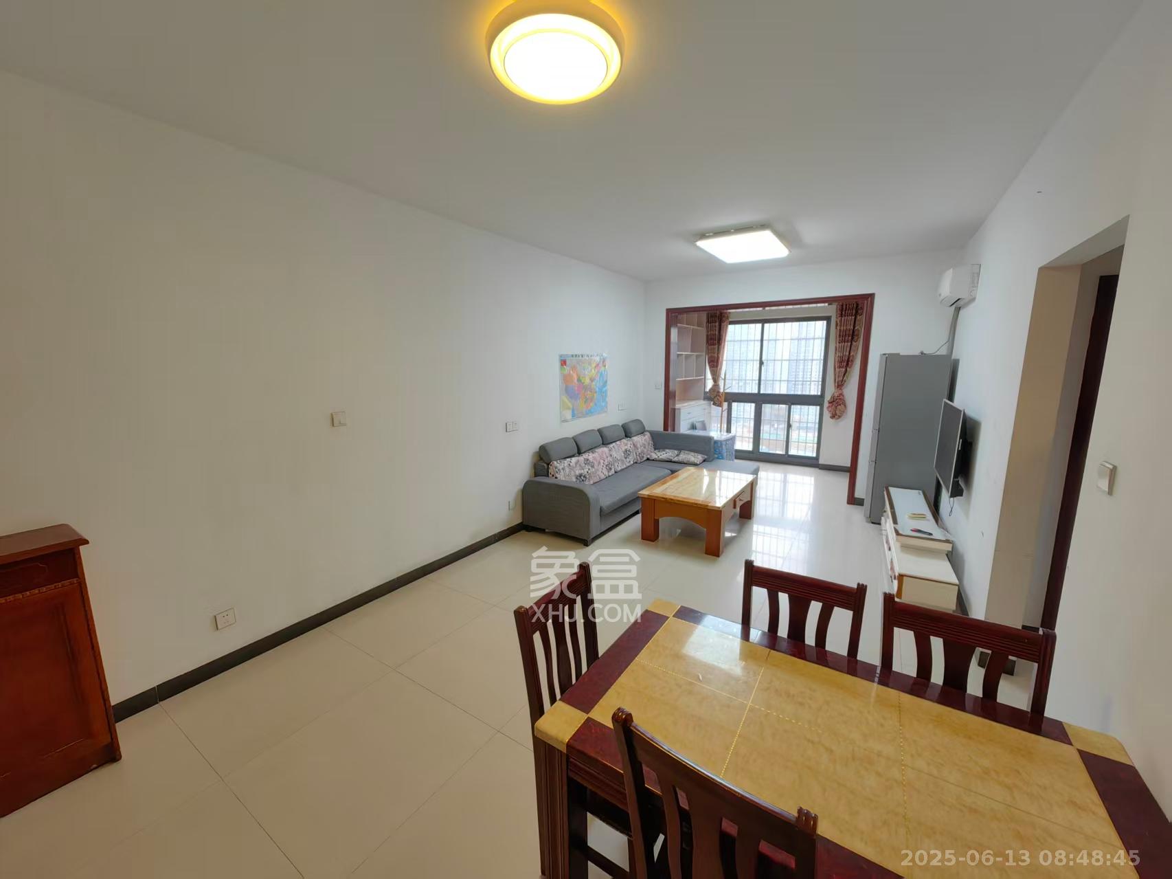 嘉顺苑 4室2厅1卫 2100.0元/月 嘉顺苑 4室2厅1卫 2100.0元/月室内图