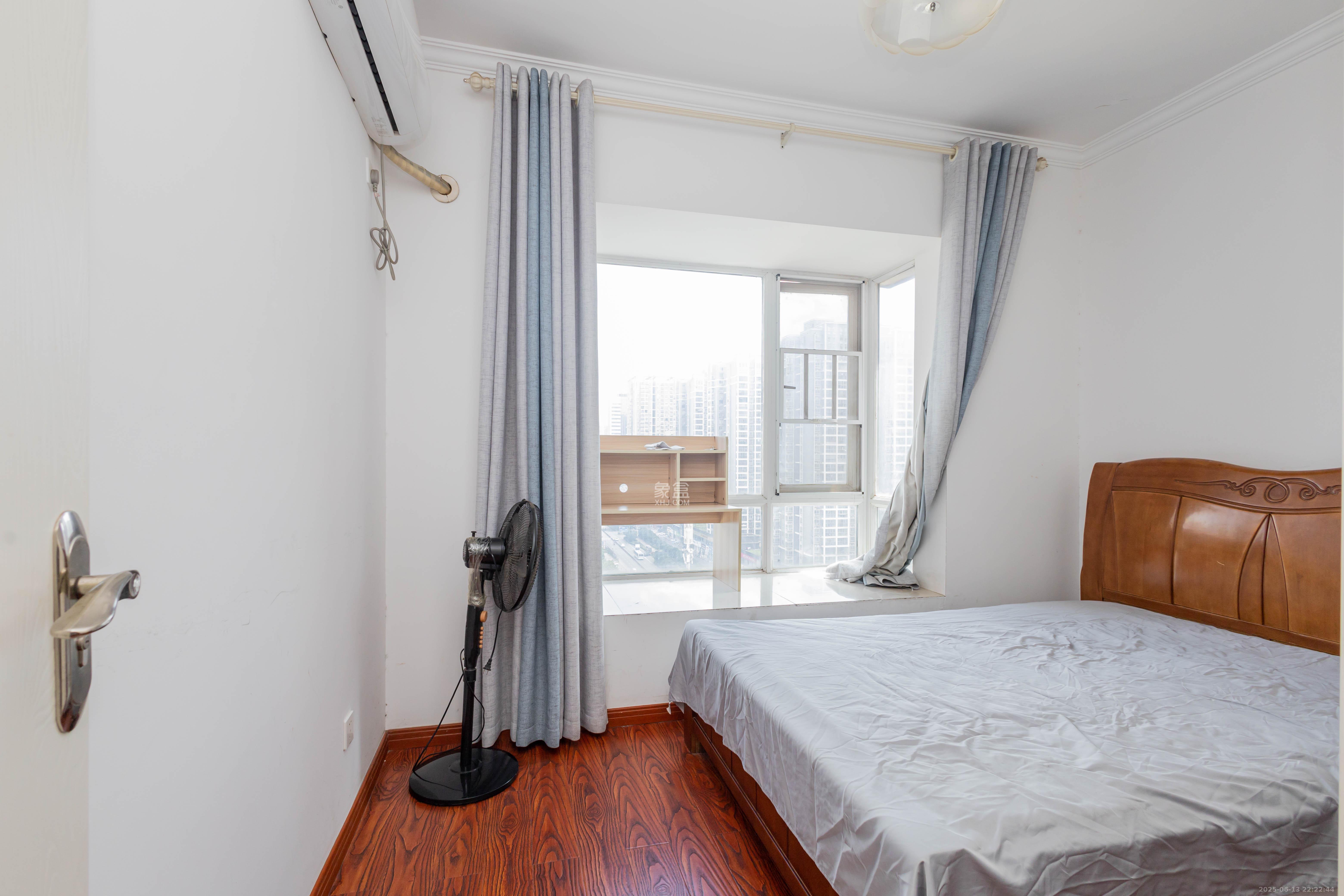 新蕾品阁居 4室2厅1卫 65.8万 新蕾品阁居 4室2厅1卫 65.8万卧室