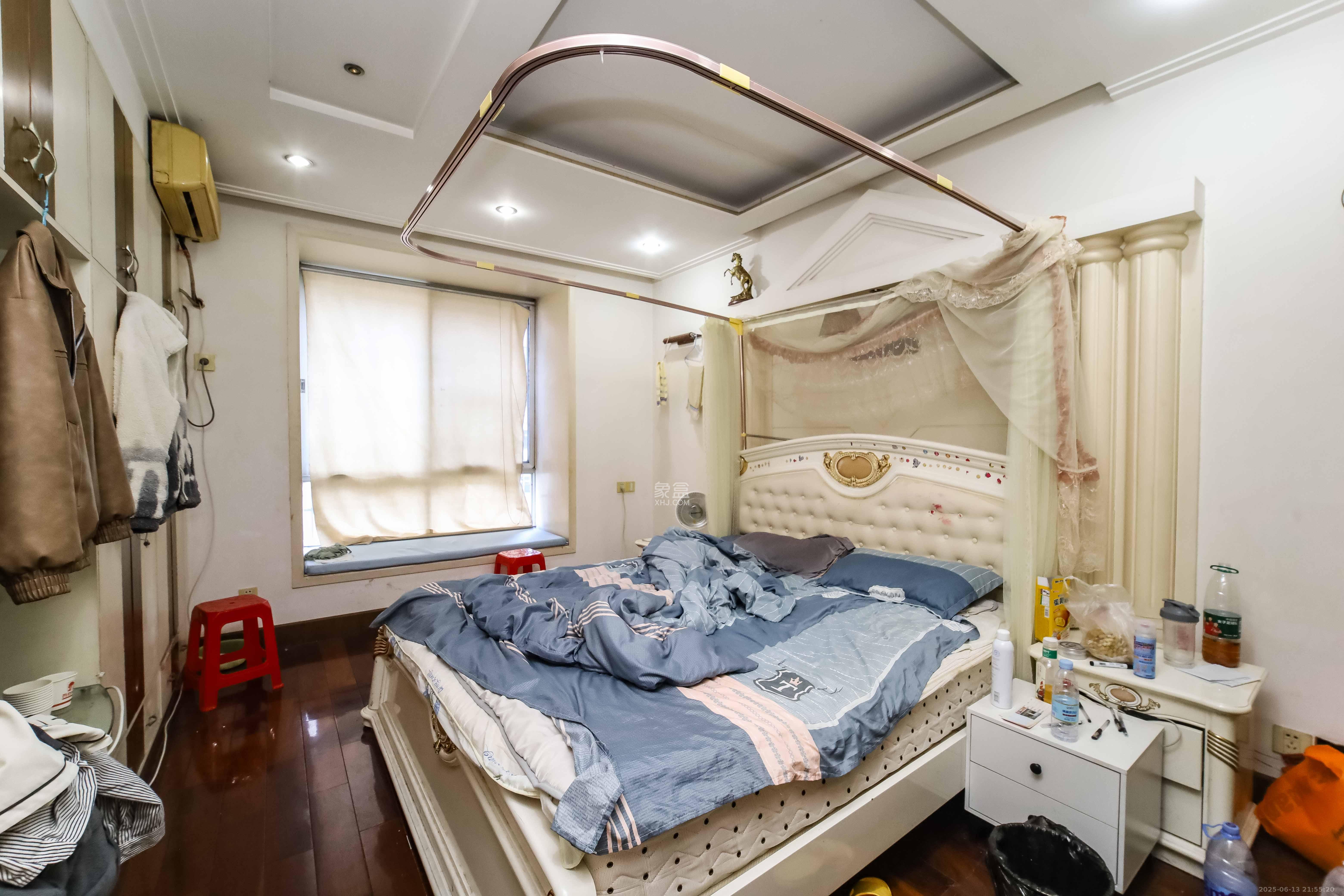 众立小区  3室2厅2卫   98.00万卧室