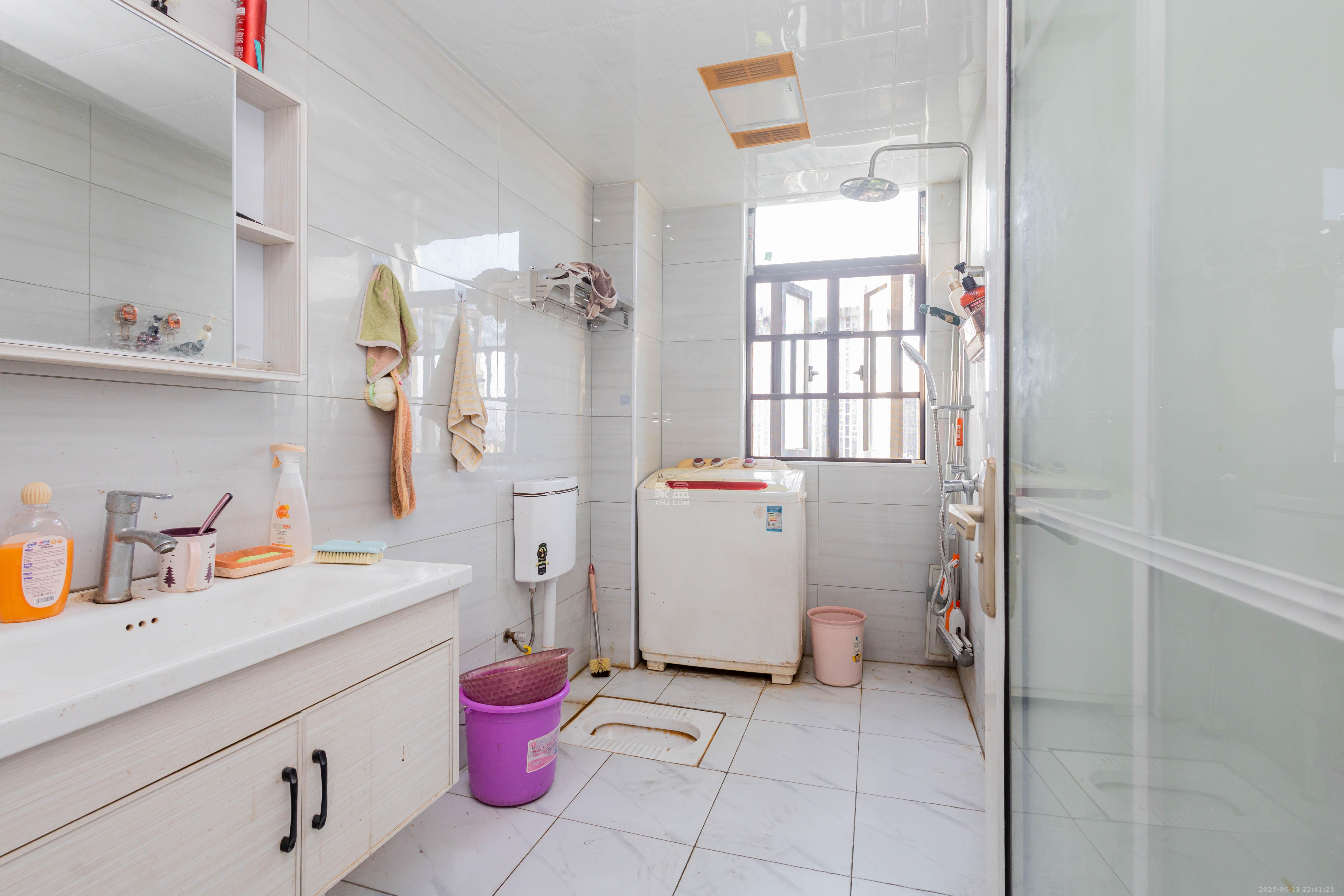 财汇新天地(财汇商务广场) 4室2厅2卫 86.0万 财汇新天地(财汇商务广场) 4室2厅2卫 86.0万卫生间