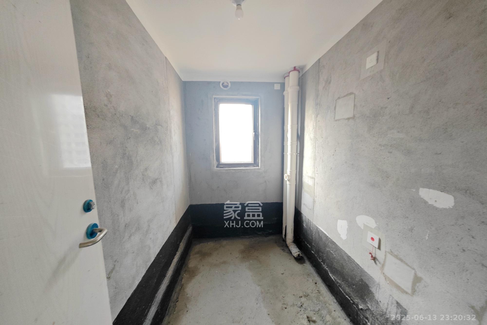 保利大都汇四期  4室2厅2卫    180.0万 保利大都汇四期  4室2厅2卫    180.0万其他