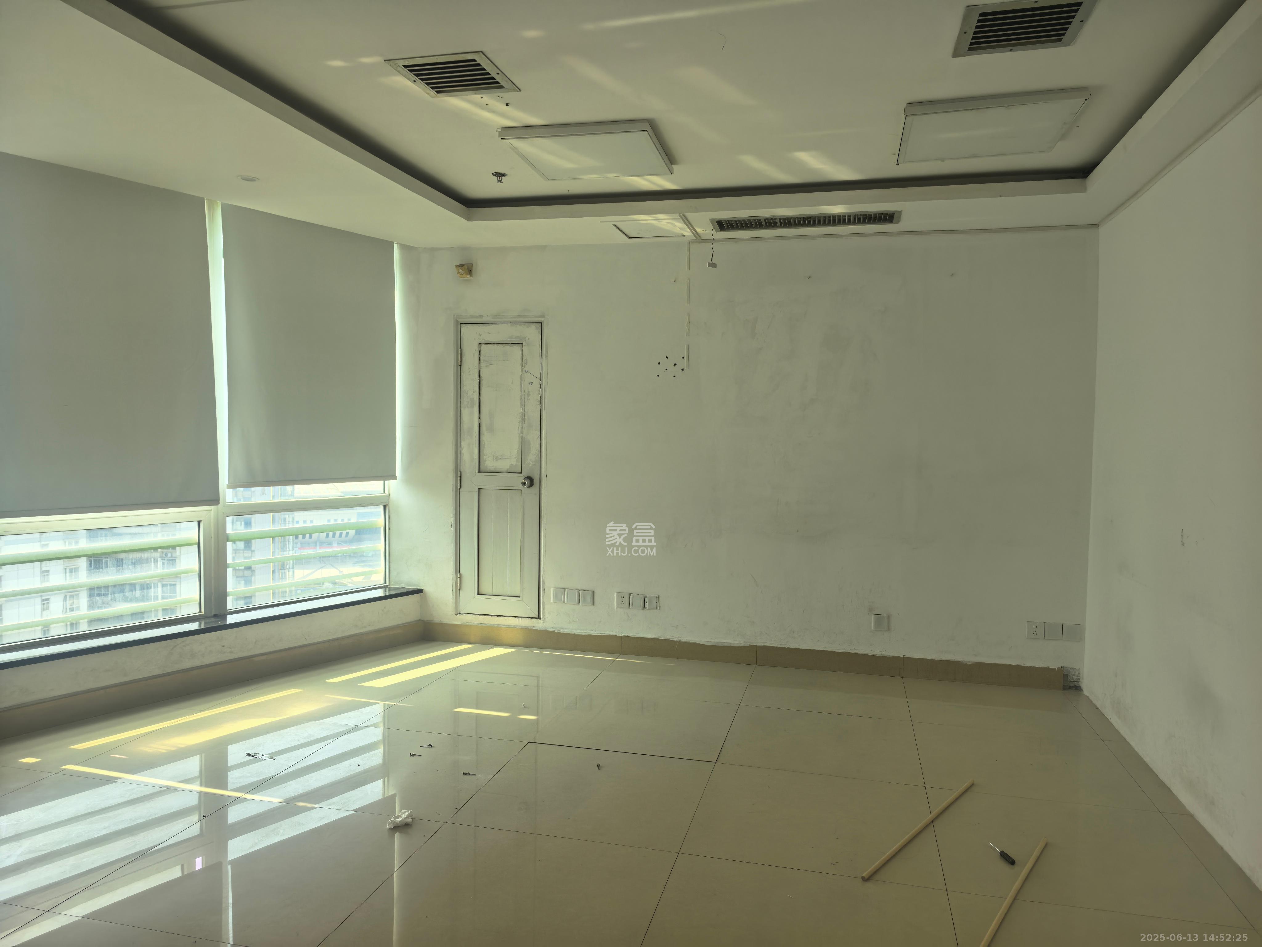 佳天国际新城  1室1厅1卫    3000.0元/月室内图