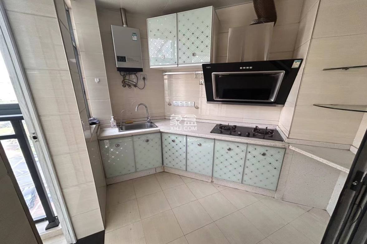 梓山湖领御 2室2厅1卫 39.8万 梓山湖领御 2室2厅1卫 39.8万客厅