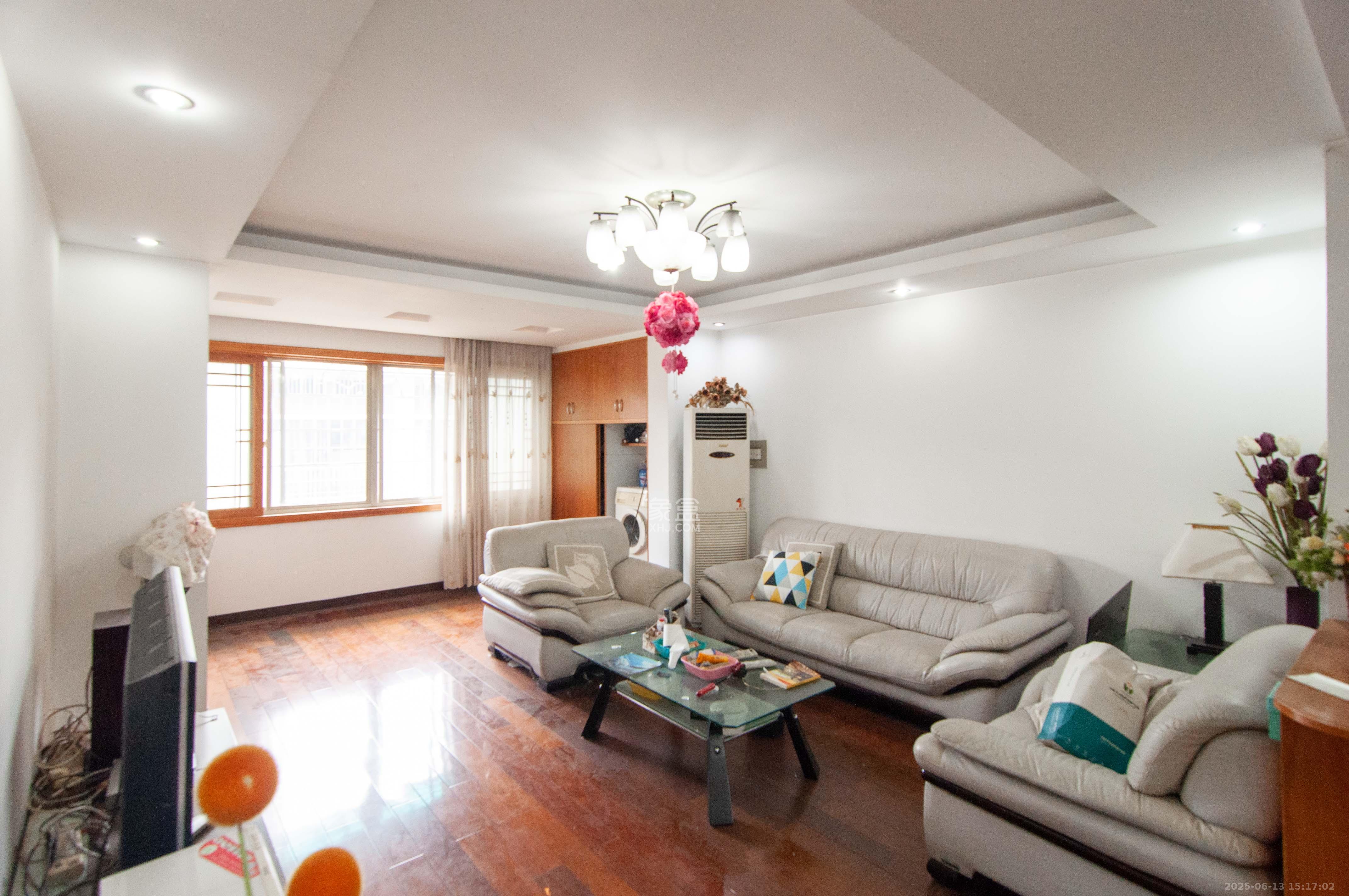 湘仪家园  1室0厅0卫    76.0万 湘仪家园  1室0厅0卫    76.0万客厅