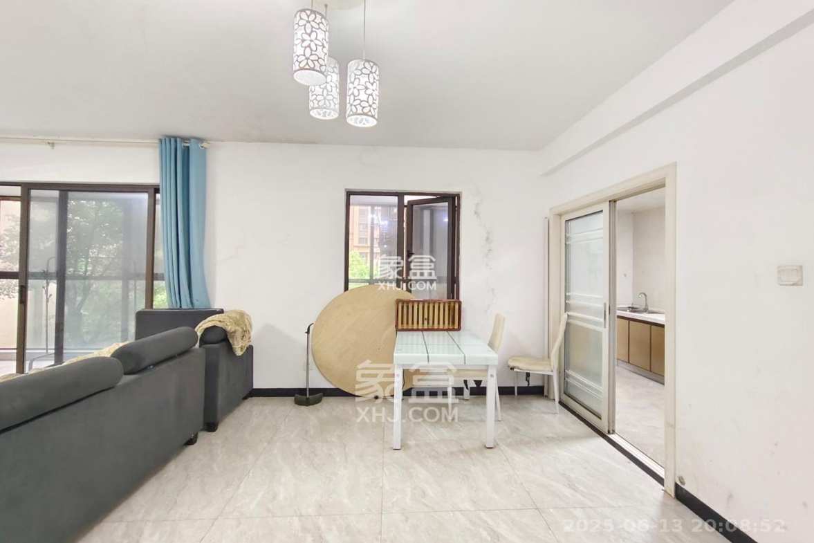 梅溪湖合能璞丽 3室2厅2卫 2700.0元/月 梅溪湖合能璞丽 3室2厅2卫 2700.0元/月室内图