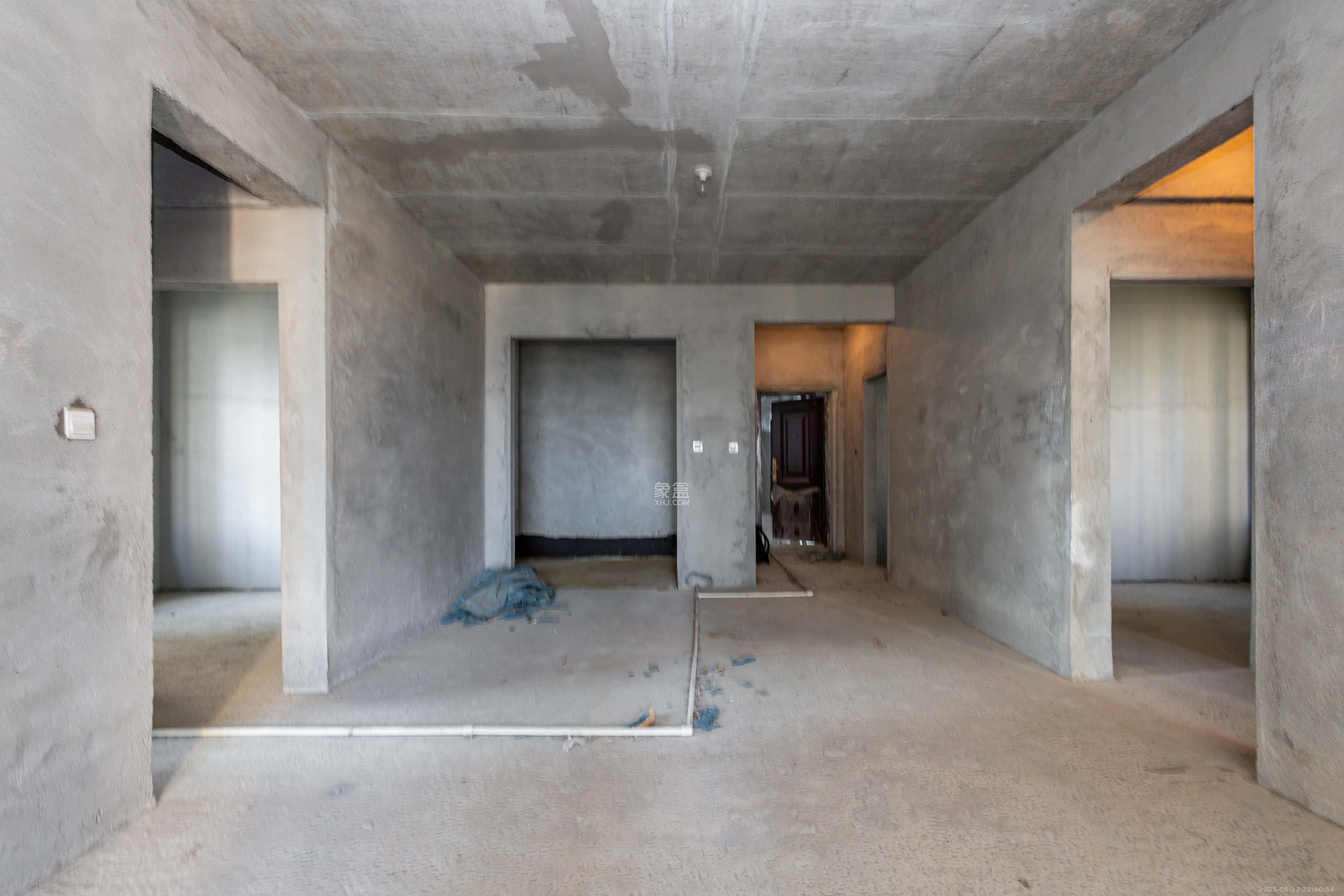 财汇新天地(财汇商务广场) 4室2厅2卫 82.8万 财汇新天地(财汇商务广场) 4室2厅2卫 82.8万客厅