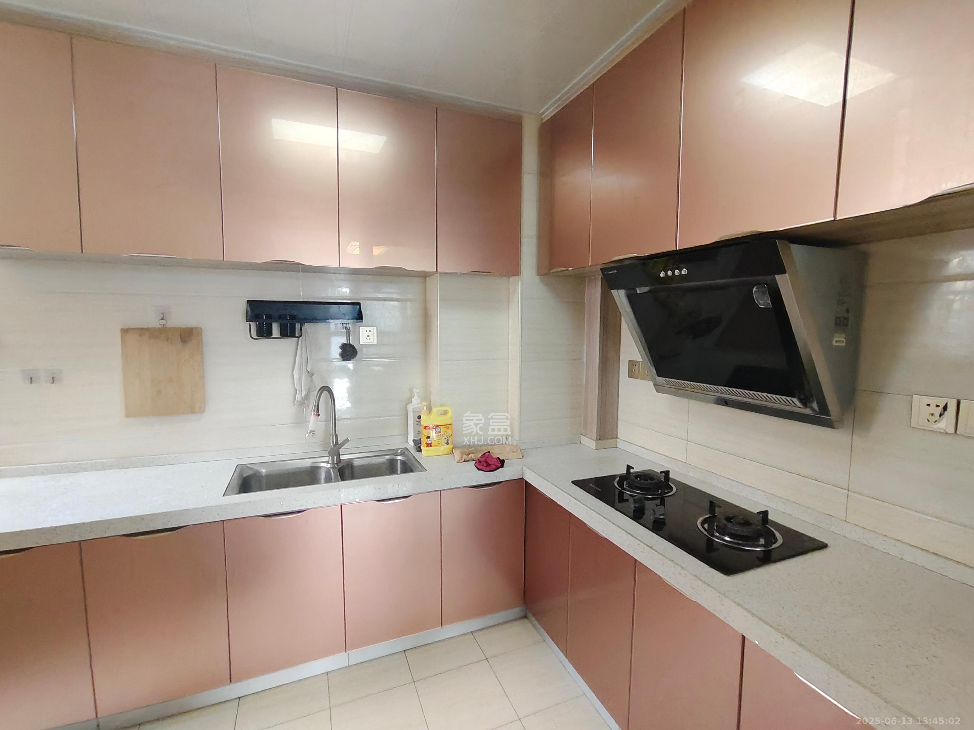 嘉顺苑 2室2厅1卫 2200.0元/月 嘉顺苑 2室2厅1卫 2200.0元/月室内图