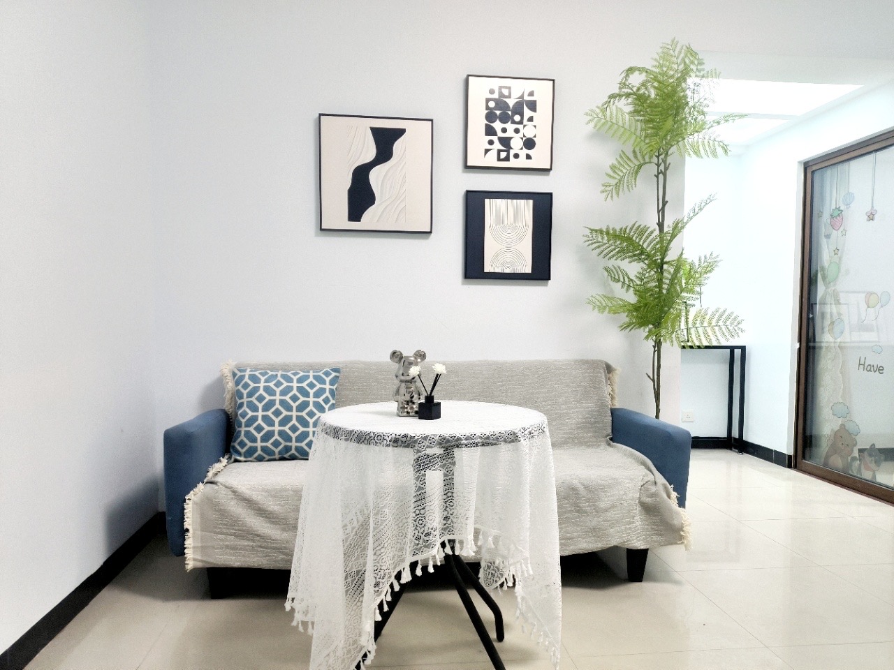 宜家广场  1室1厅1卫    2200.0元/月 宜家广场  1室1厅1卫    2200.0元/月室内图1