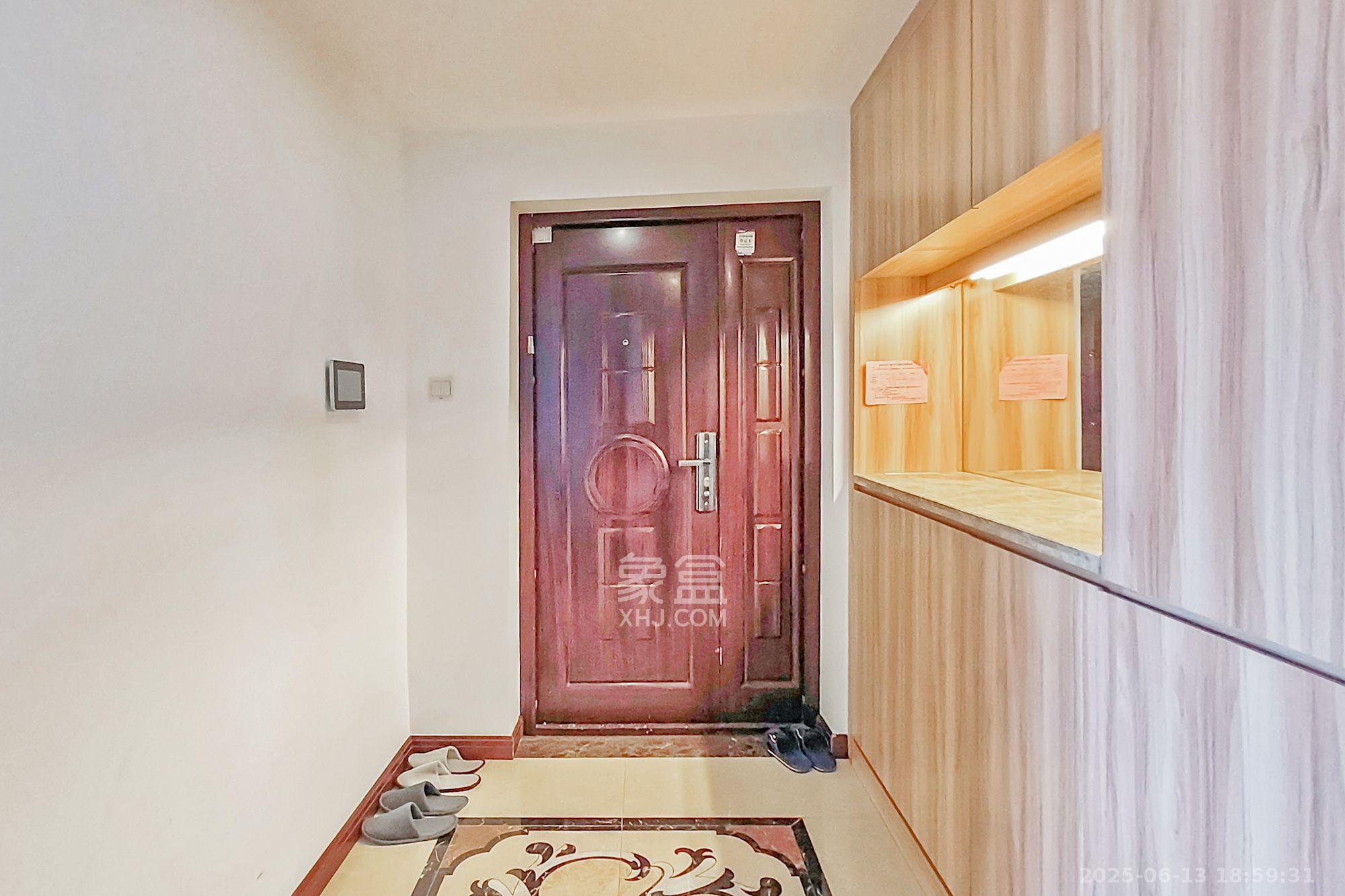 绿地中央广场 1室2厅1卫 4000.0元/月 绿地中央广场 1室2厅1卫 4000.0元/月室内图