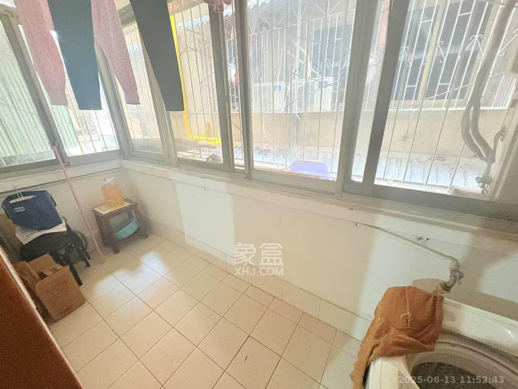 省人民医院宿舍(东文庙坪) 2室1厅1卫 1800.0元/月 省人民医院宿舍(东文庙坪) 2室1厅1卫 1800.0元/月室内图