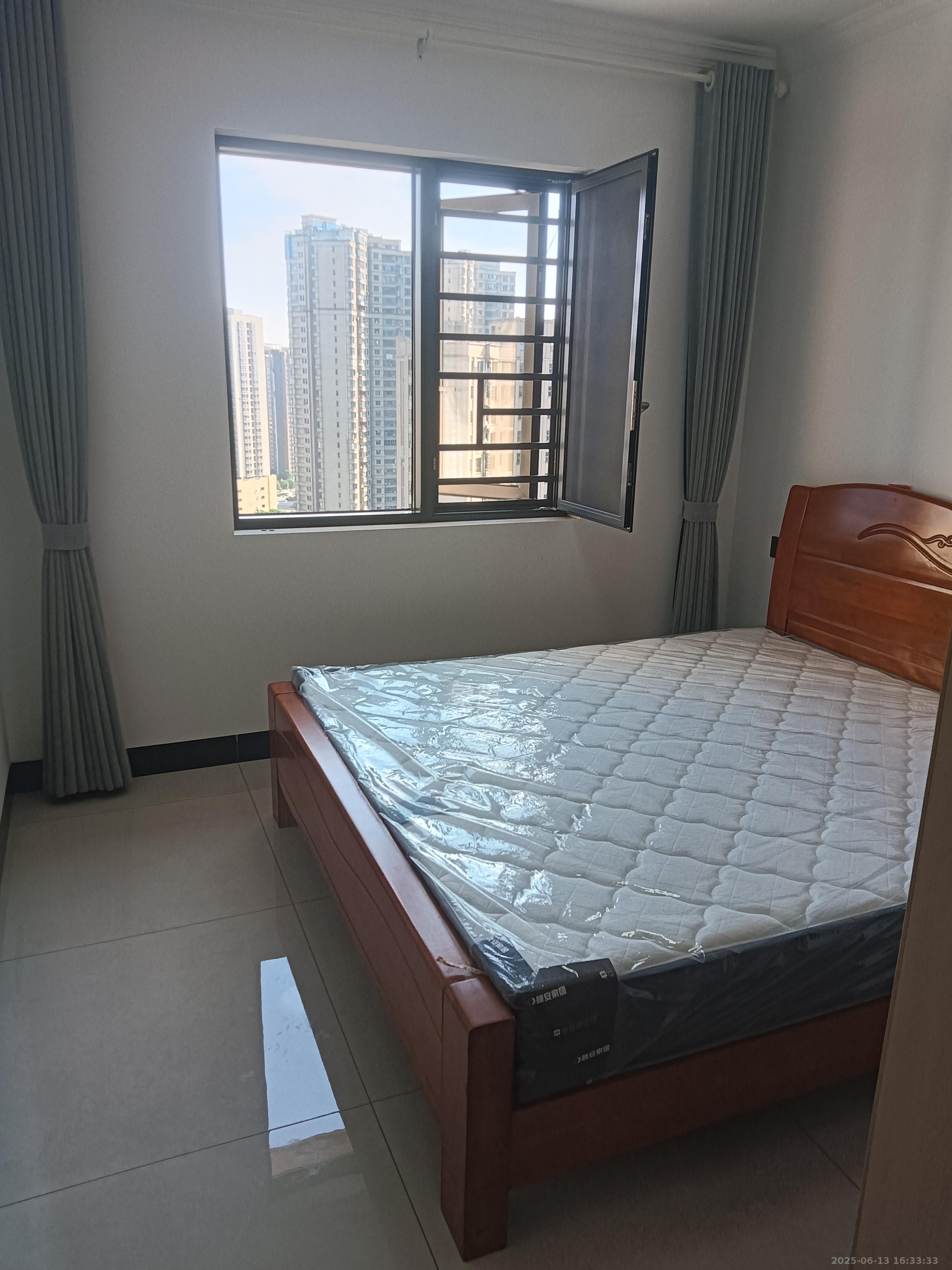云和华府  2室2厅1卫   2460.00元/月室内图