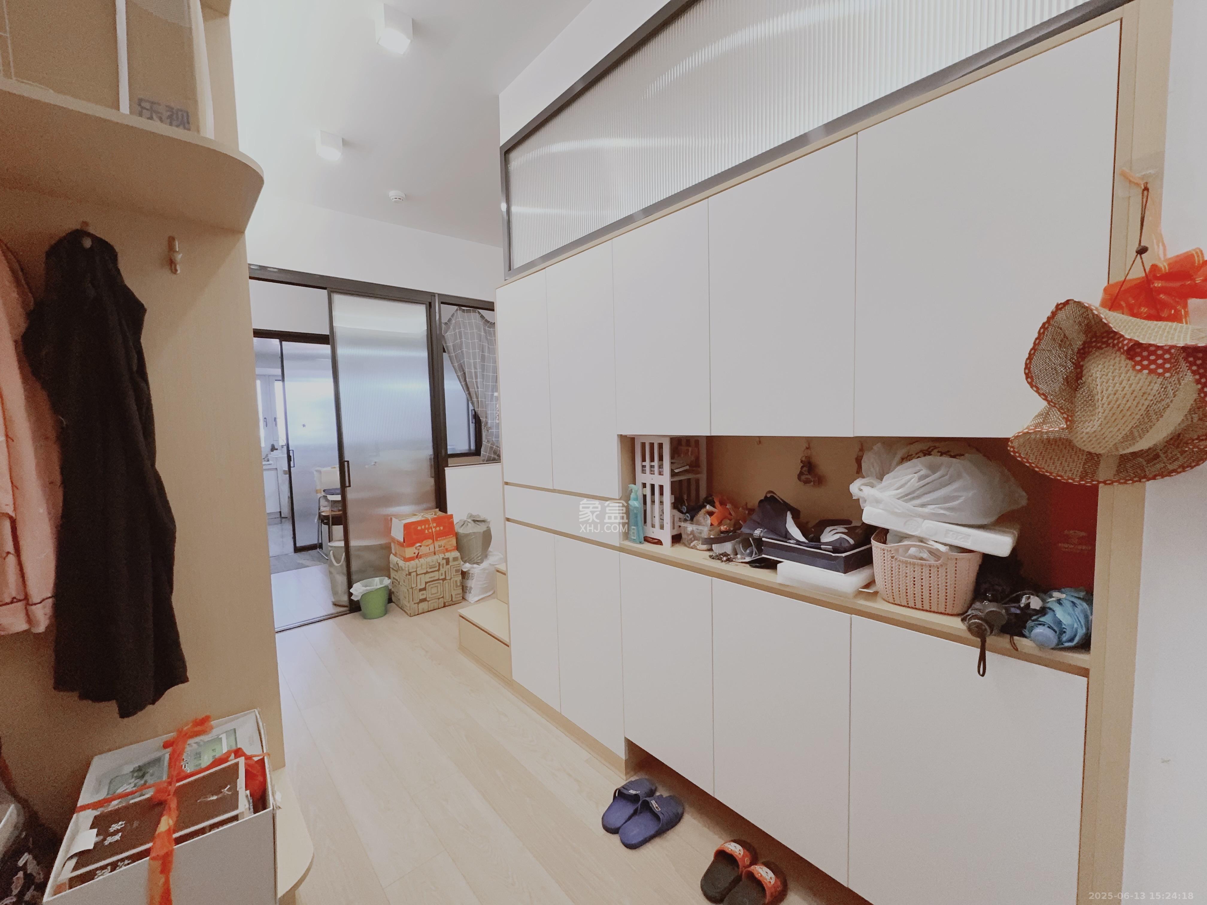中云公寓  3室0厅0卫   2200.00元/月