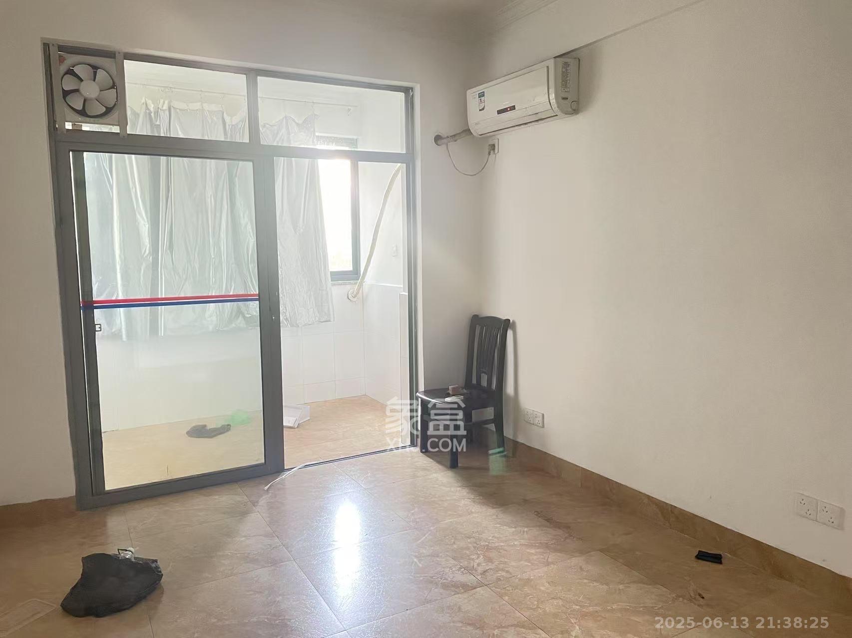 西源鑫大厦 3室2厅2卫 2600.0元/月 西源鑫大厦 3室2厅2卫 2600.0元/月室内图