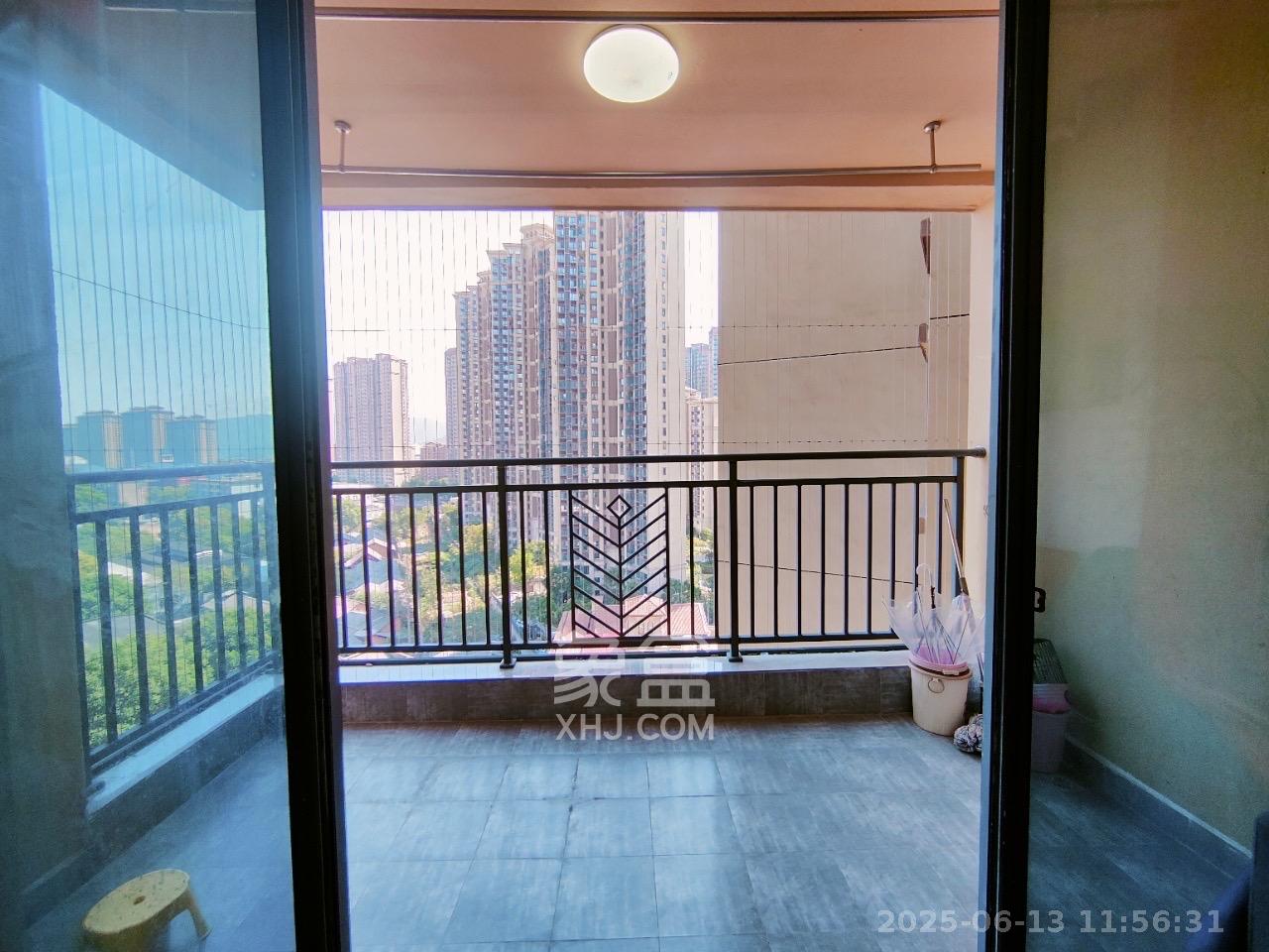 振业城三期  4室2厅2卫   3300.00元/月室内图