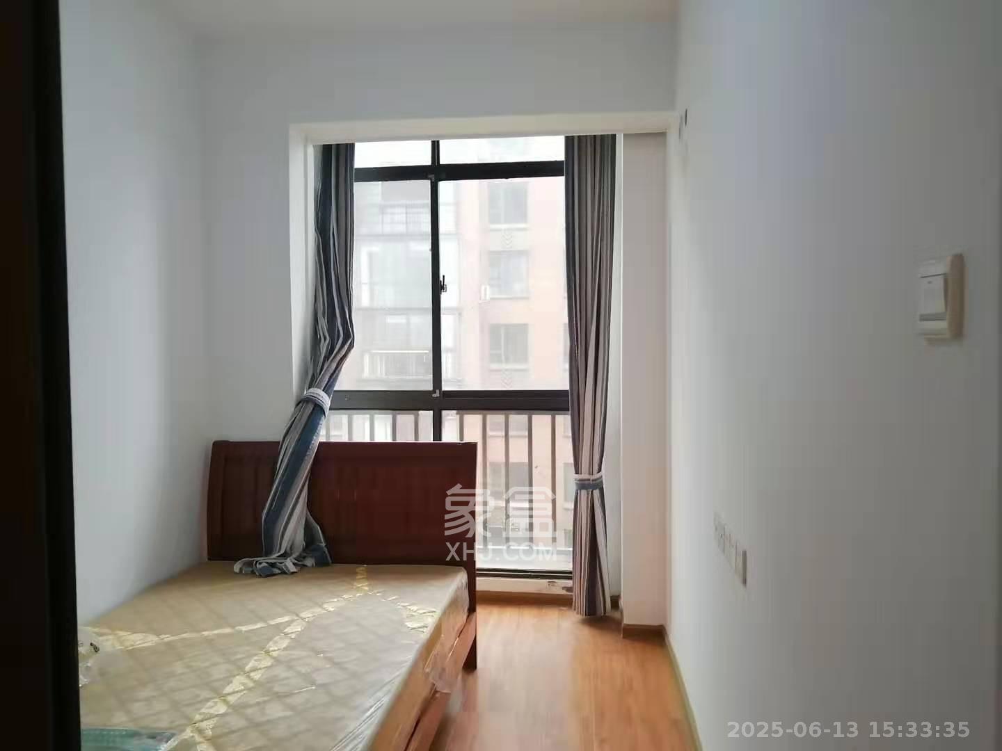 绿地公馆(绿地名邸) 3室2厅2卫 2400.0元/月 绿地公馆(绿地名邸) 3室2厅2卫 2400.0元/月室内图