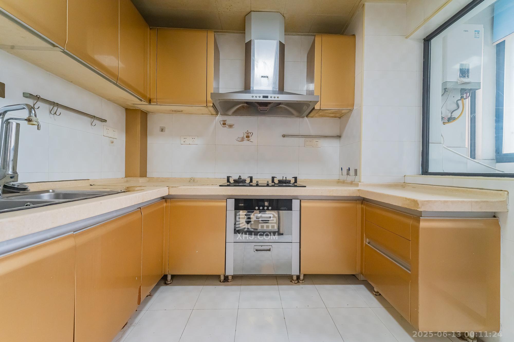 幸福里润城(幸福里二期) 4室2厅2卫 79.0万 幸福里润城(幸福里二期) 4室2厅2卫 79.0万厨房