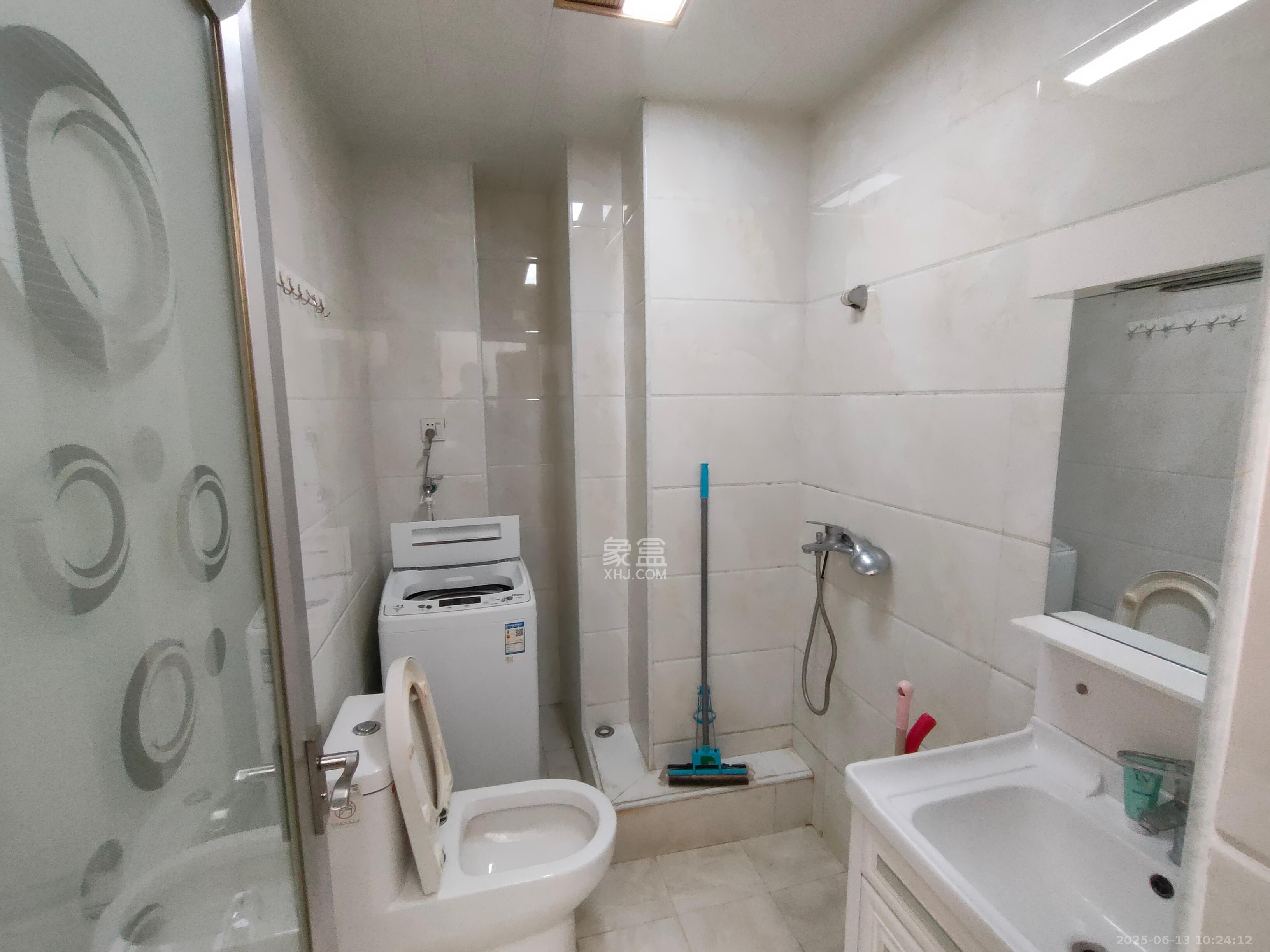 第六都(陆都小区) 1室1厅1卫 1650.0元/月 第六都(陆都小区) 1室1厅1卫 1650.0元/月室内图