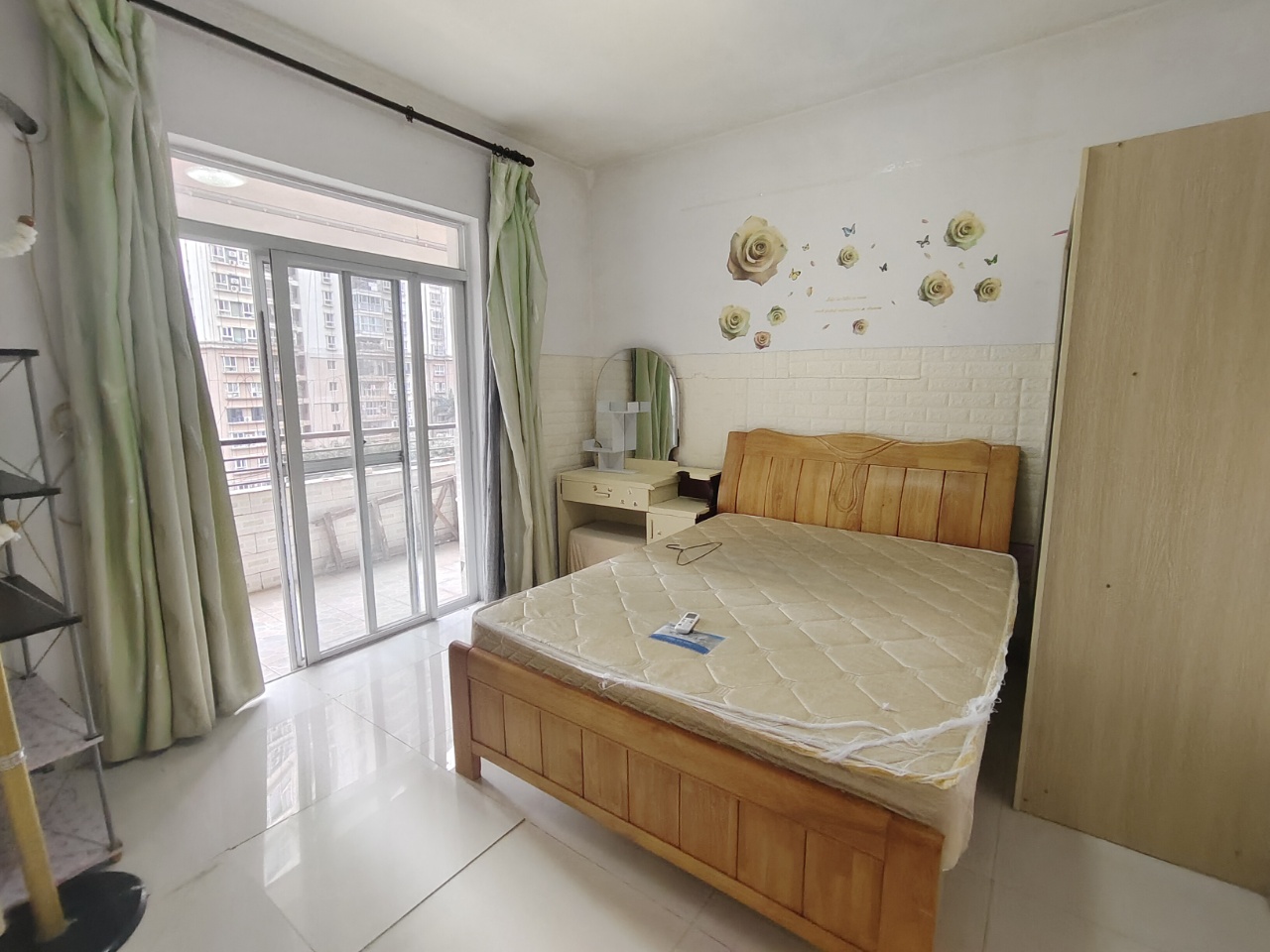 景瑞花园 3室2厅2卫 3000.0元/月 景瑞花园 3室2厅2卫 3000.0元/月室内图