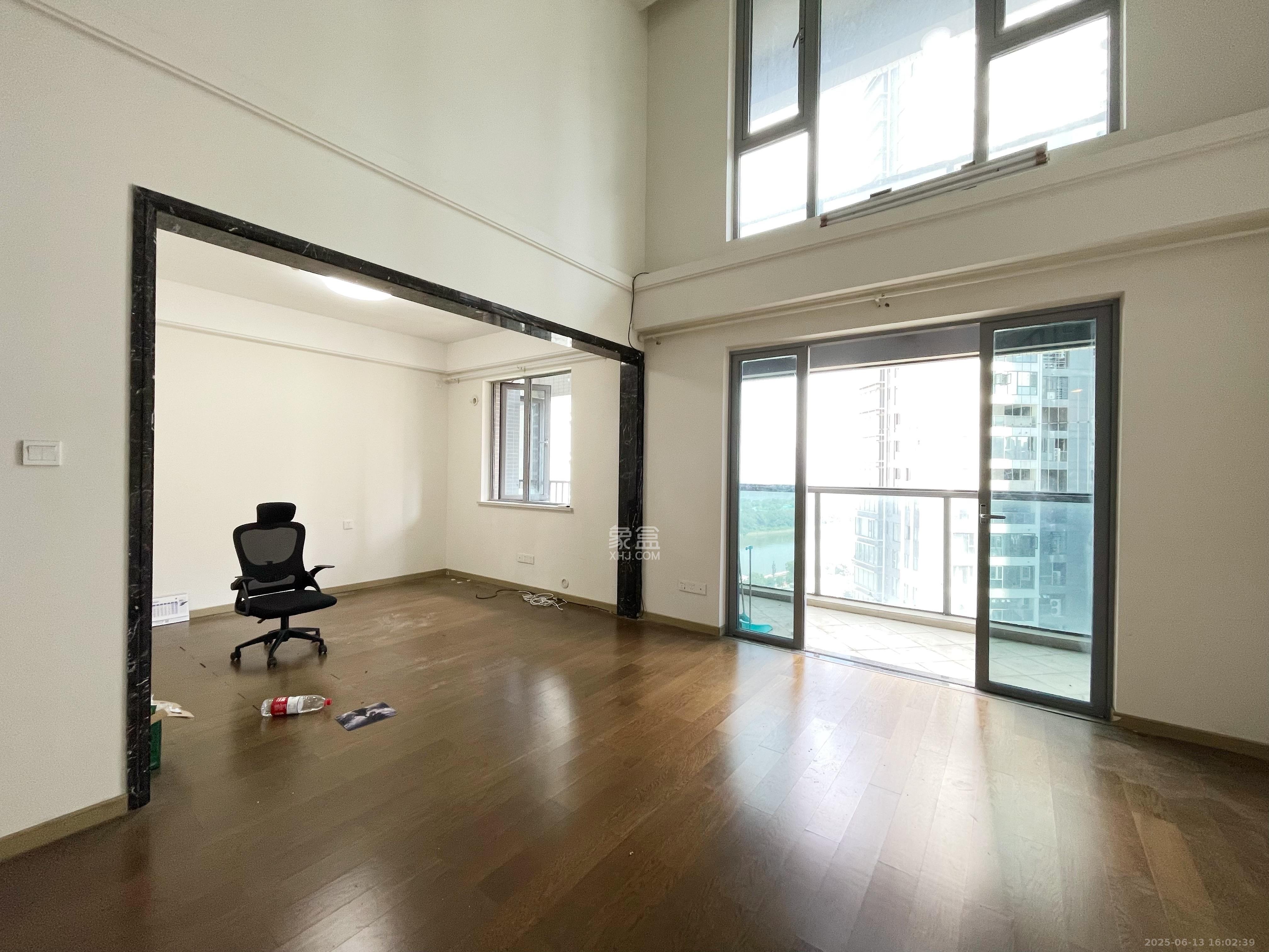 保利天禧C区  4室2厅2卫   4800.00元/月室内图