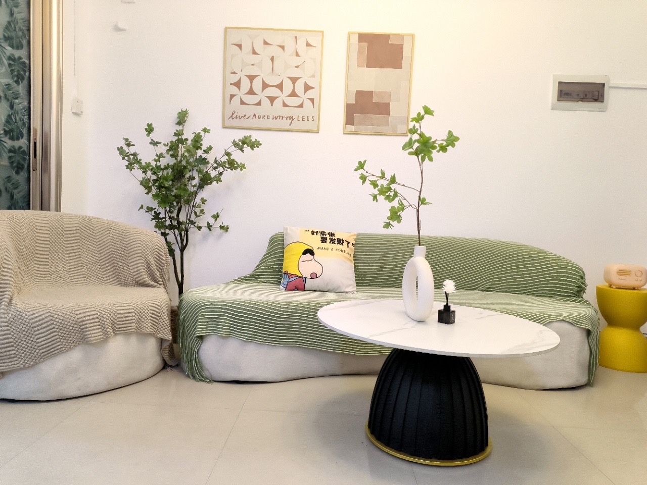 宜家广场 2室2厅1卫 2400.0元/月 宜家广场 2室2厅1卫 2400.0元/月室内图