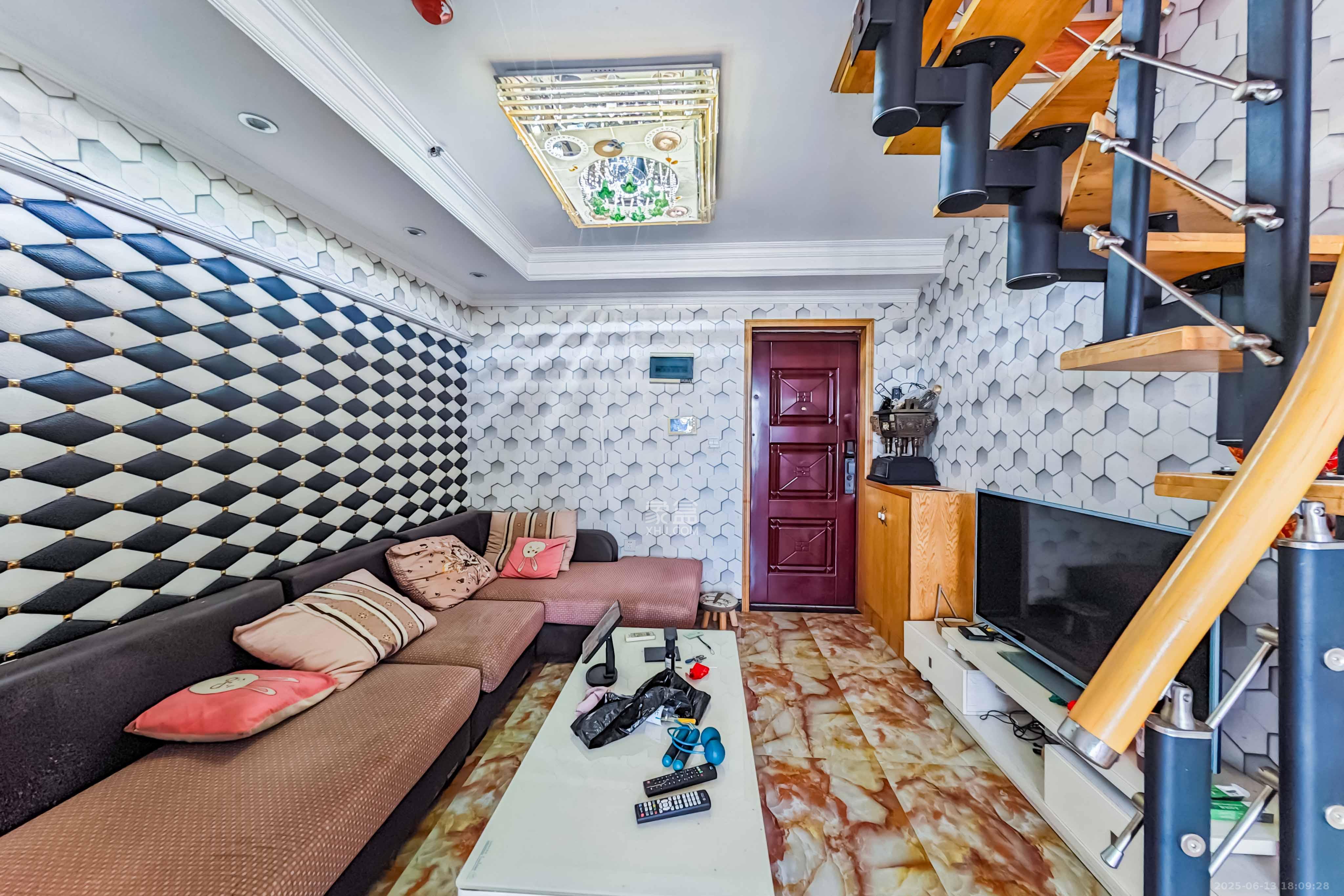 金色loft（鑫秋大厦）  1室1厅1卫   42.00万