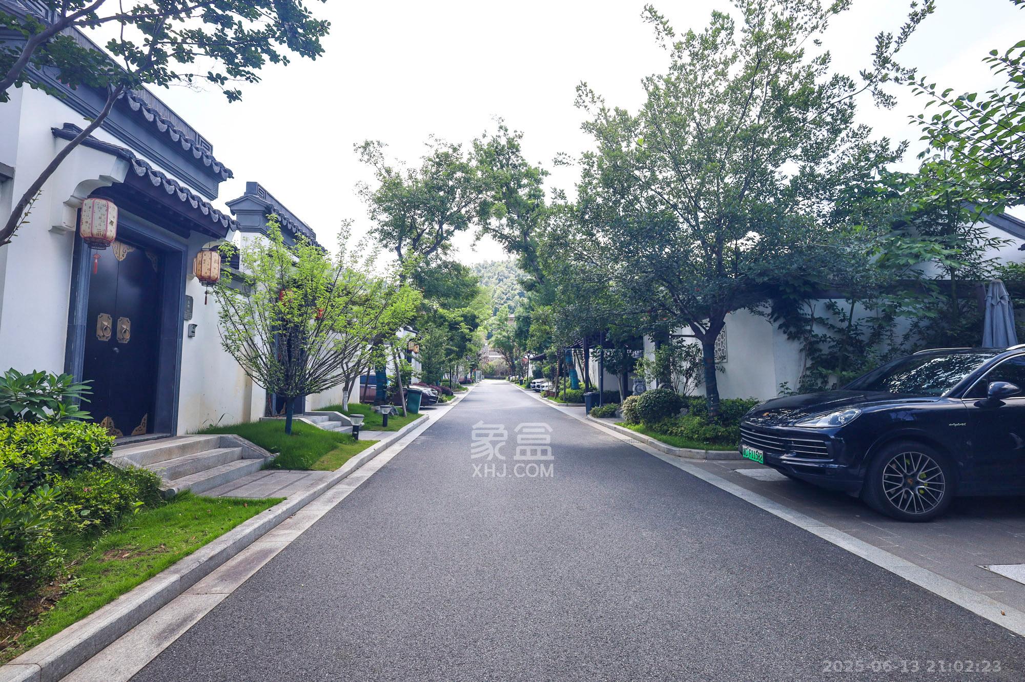 绿城青竹园  4室2厅2卫   320.00万其他
