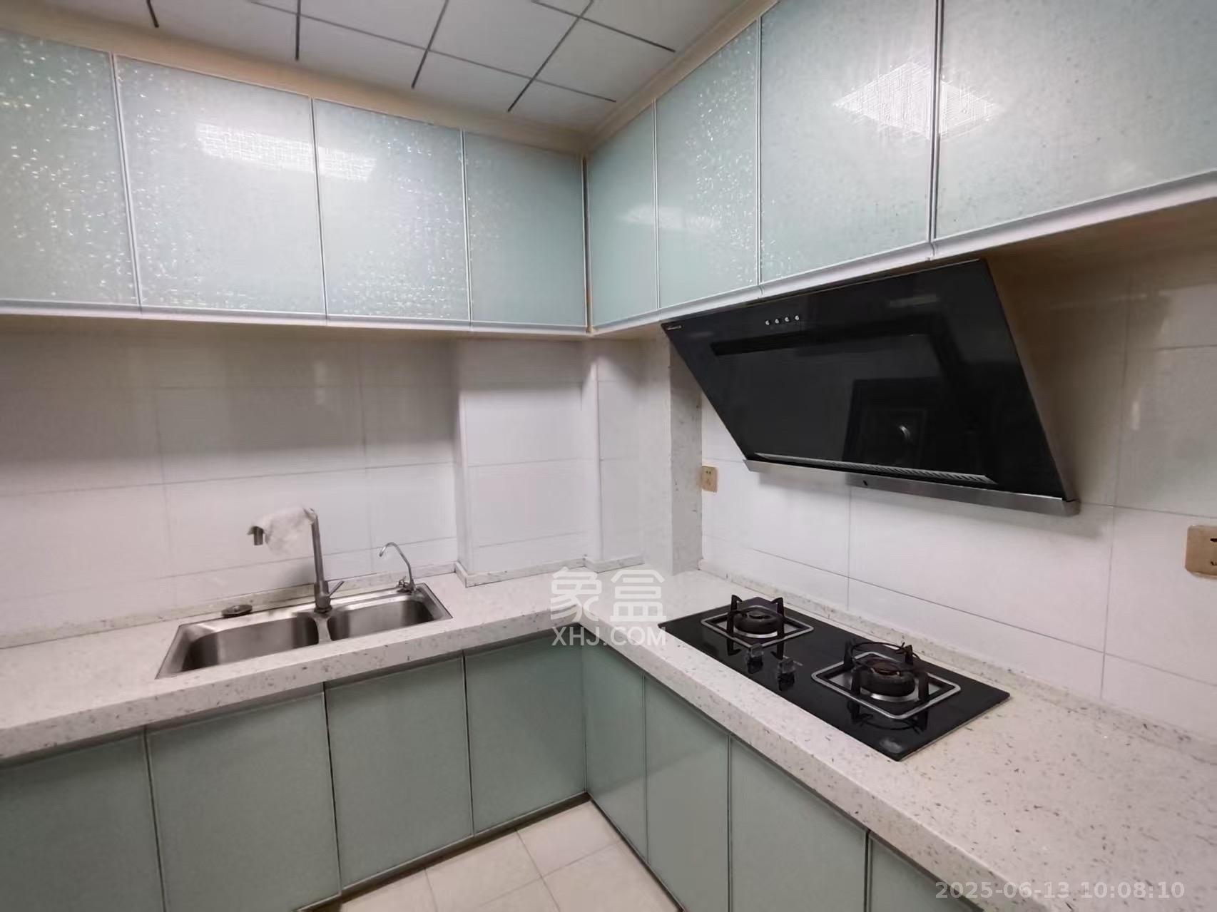 嘉顺苑 1室2厅1卫 2100.0元/月 嘉顺苑 1室2厅1卫 2100.0元/月室内图