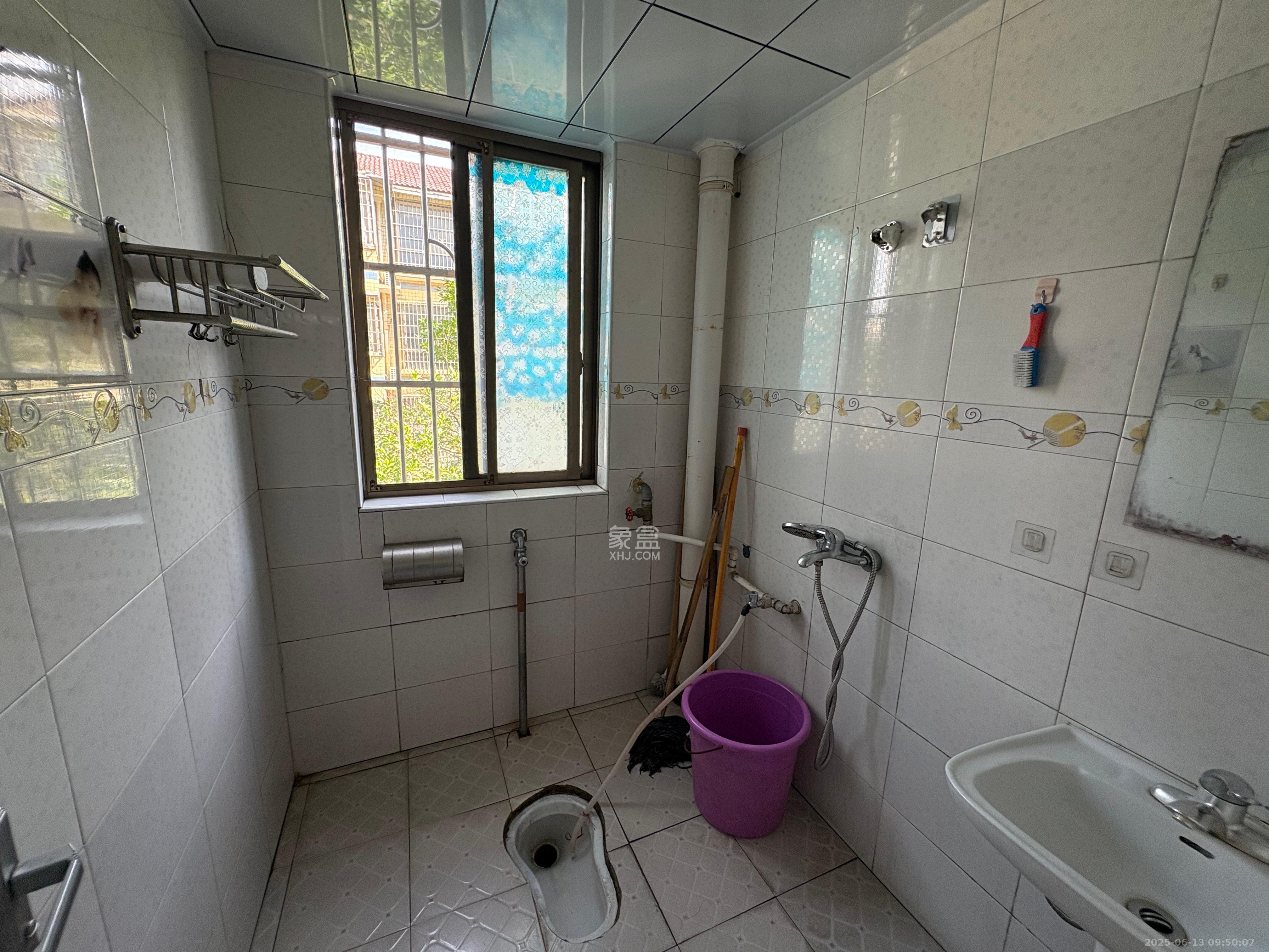 兴联小区 2室1厅1卫 1700.0元/月 兴联小区 2室1厅1卫 1700.0元/月室内图