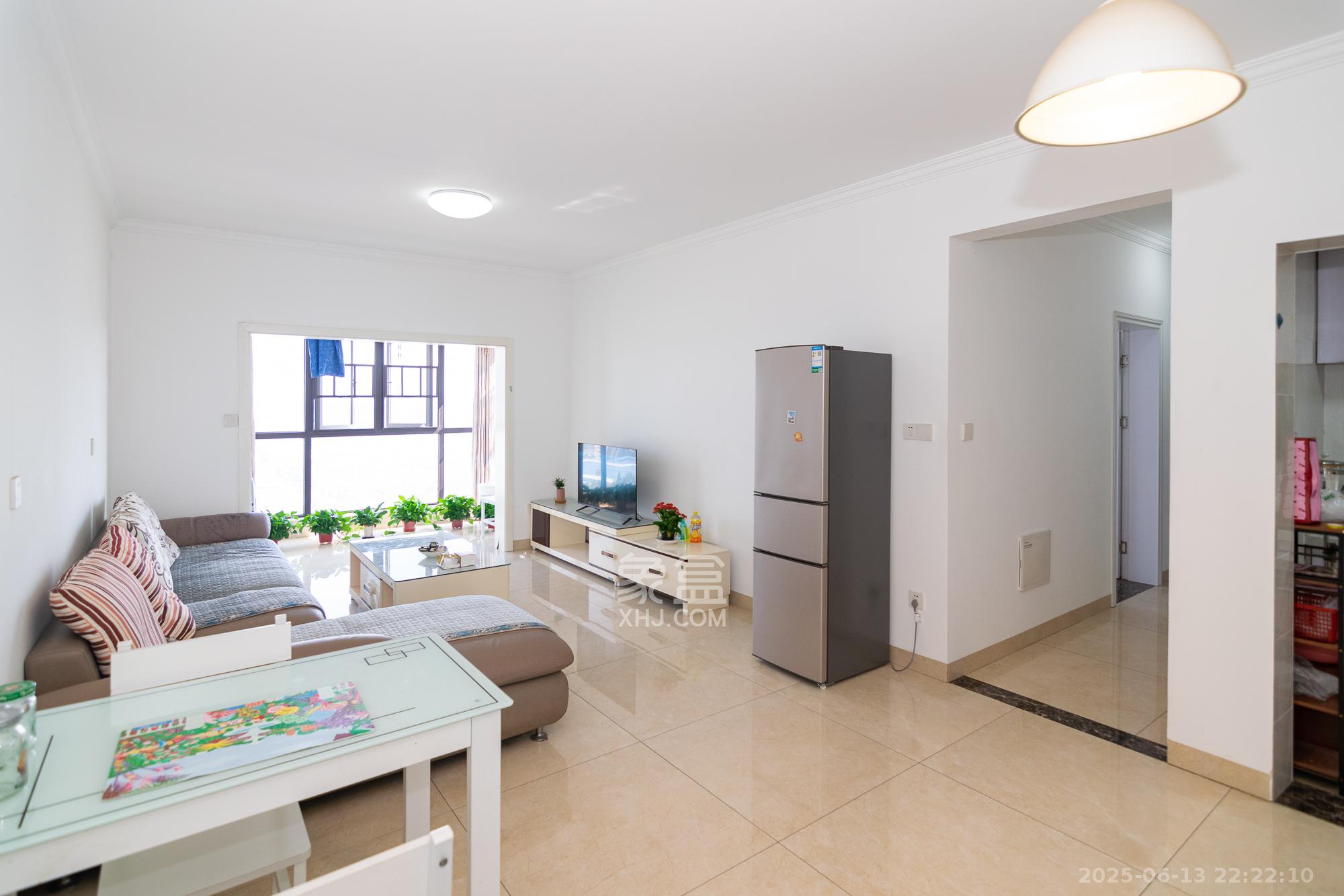 正荣财富中心 3室2厅1卫 68.0万 正荣财富中心 3室2厅1卫 68.0万客厅