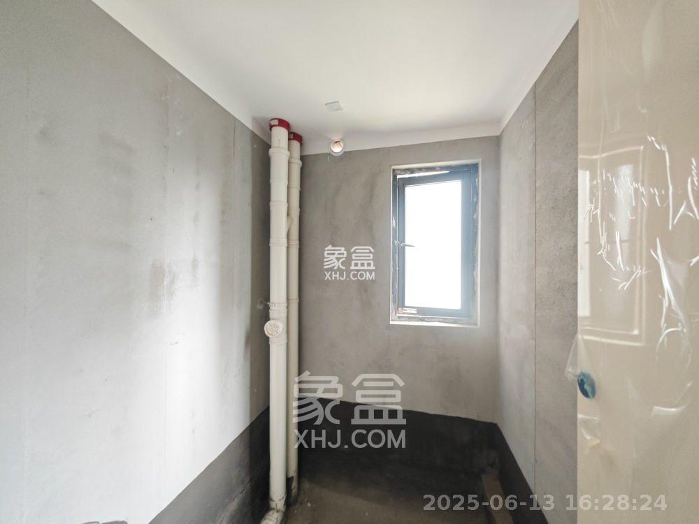 长房岭秀时代  3室2厅2卫   1200.00元/月室内图