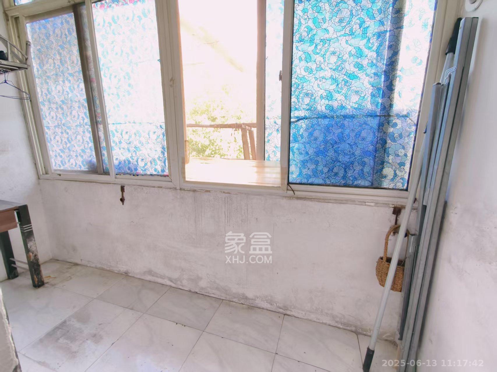 曾家湾小区  1室1厅1卫   1300.00元/月室内图