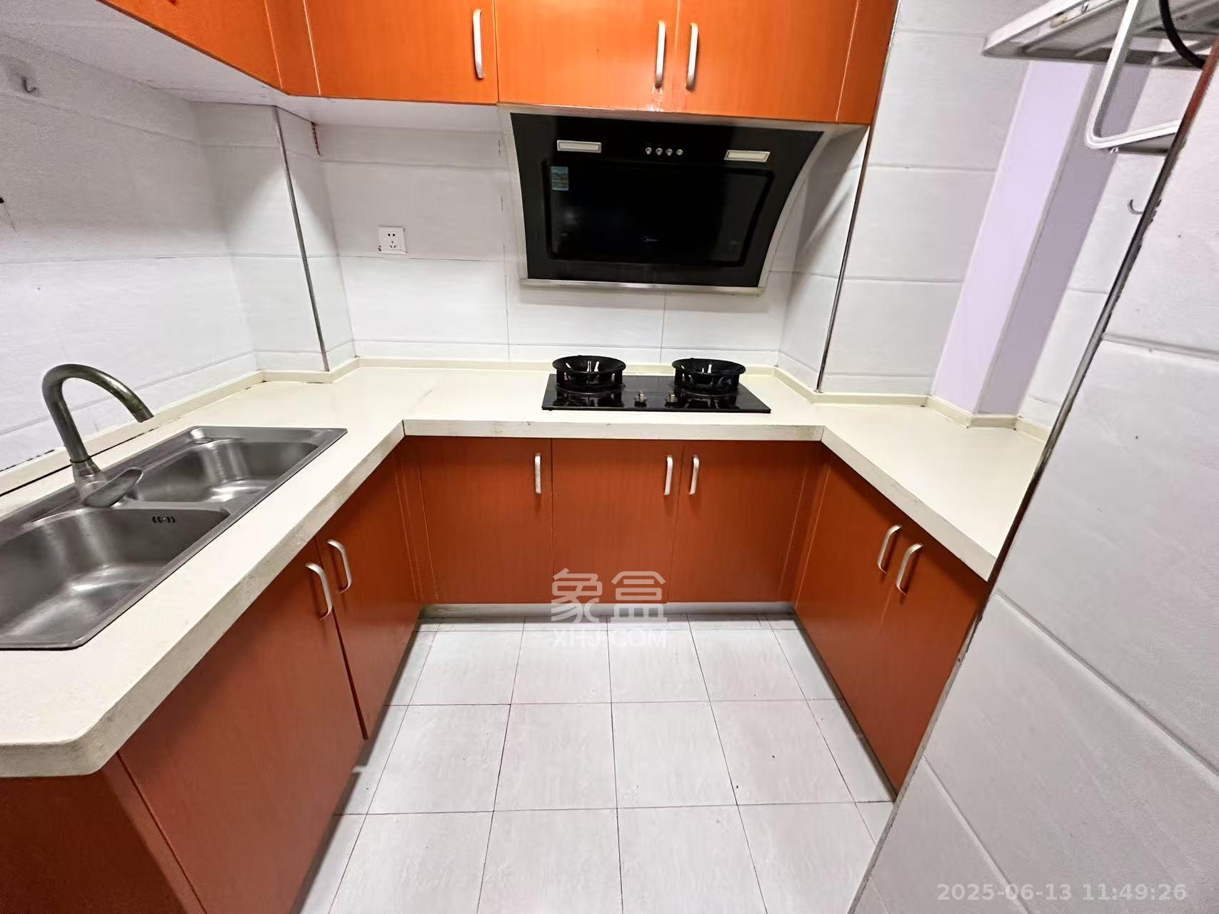 地质家园一、二期(地泰人民公馆) 1室2厅1卫 3400.0元/月 地质家园一、二期(地泰人民公馆) 1室2厅1卫 3400.0元/月室内图