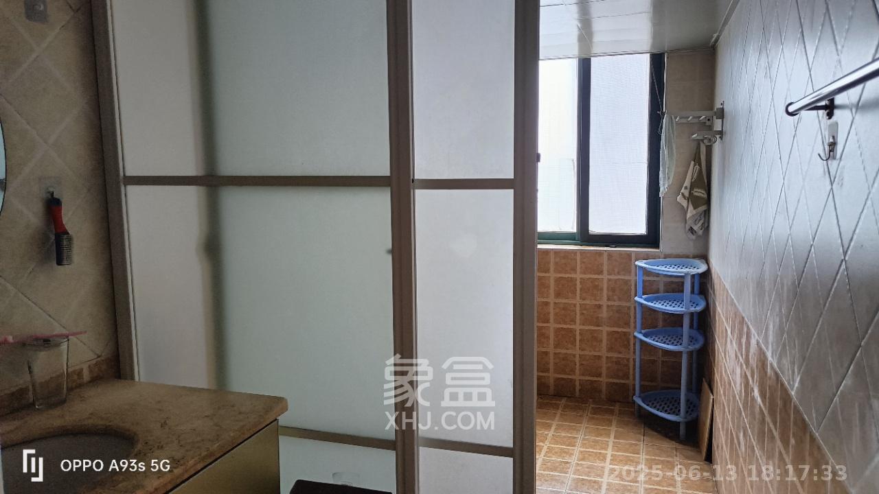蝴蝶谷  3室2厅1卫   1700.00元/月室内图