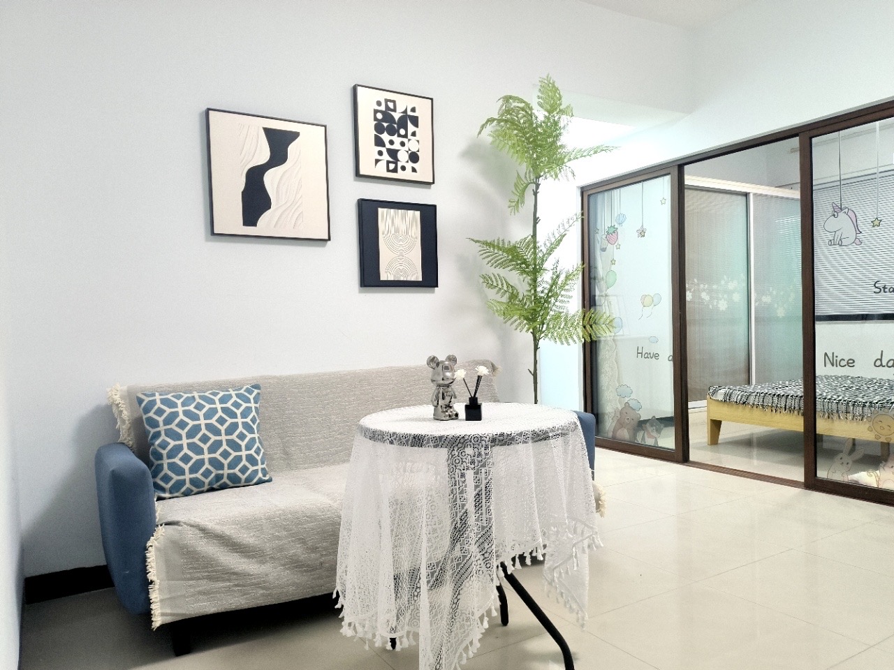 宜家广场  1室1厅1卫    2200.0元/月 宜家广场  1室1厅1卫    2200.0元/月室内图