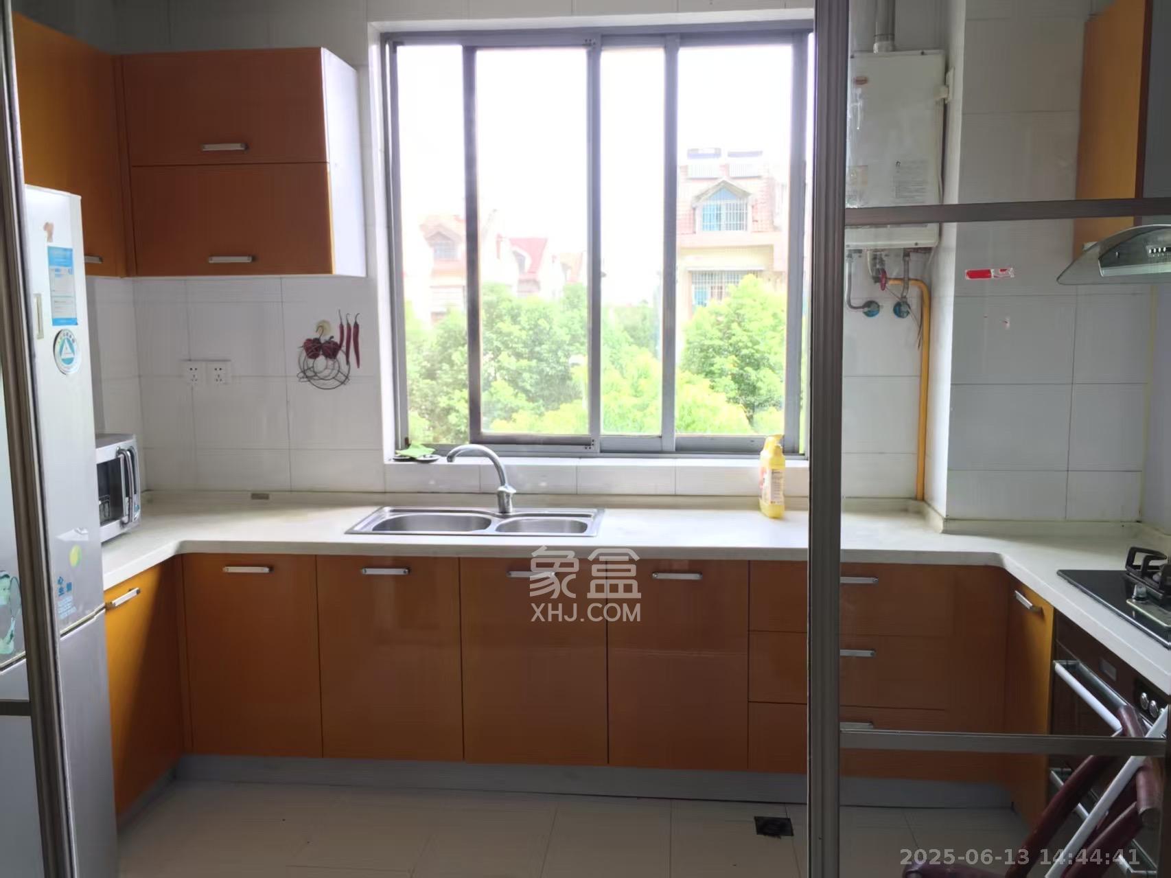 芙蓉苑 4室2厅2卫 3000.0元/月 芙蓉苑 4室2厅2卫 3000.0元/月室内图