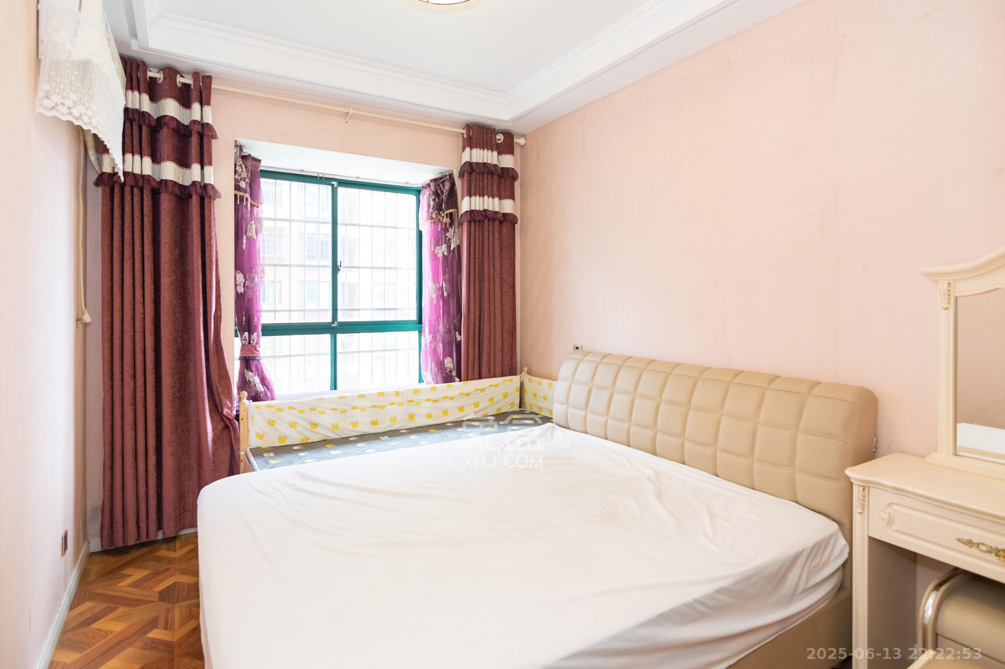 百合湖滨花园 2室2厅1卫 40.0万 百合湖滨花园 2室2厅1卫 40.0万卧室