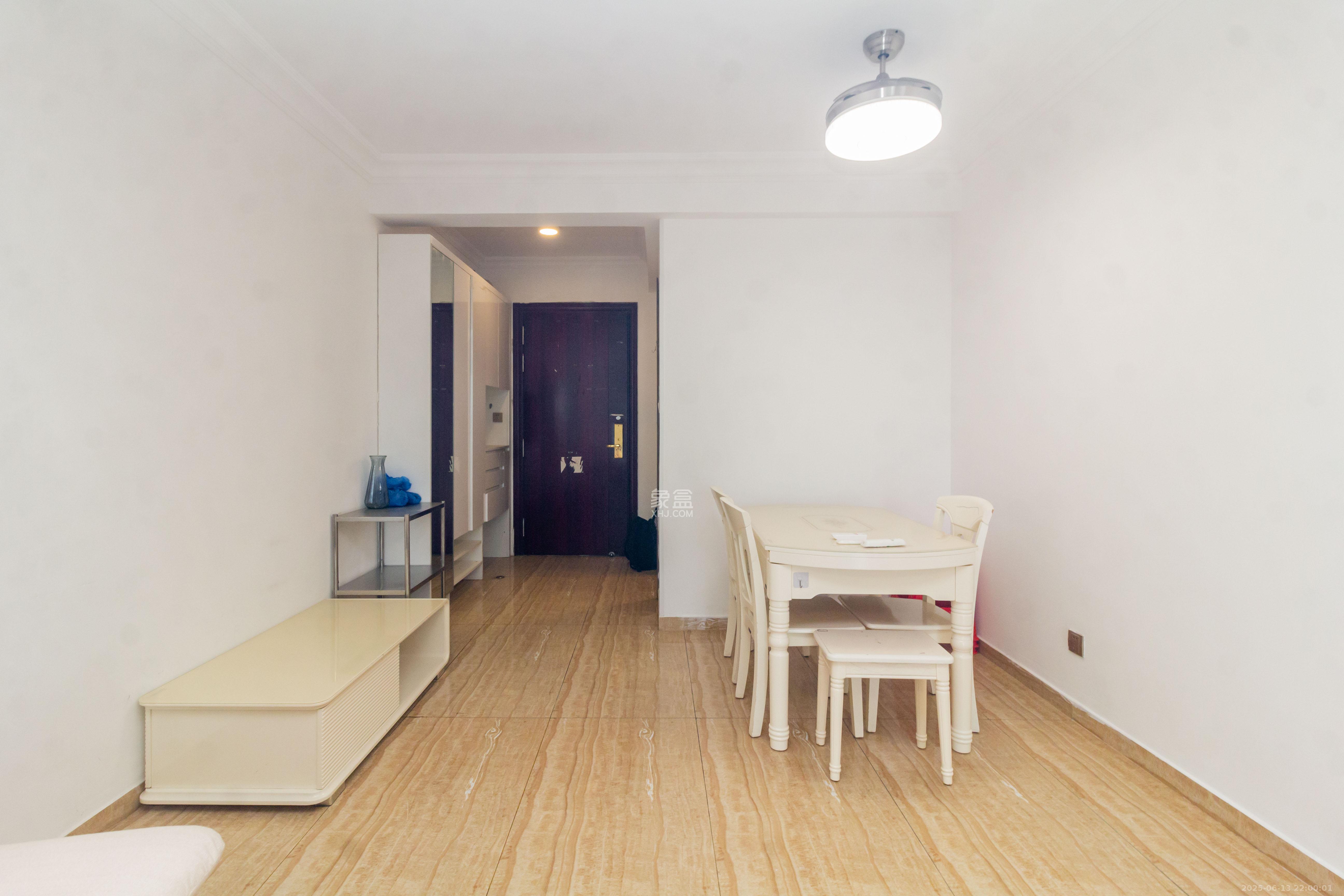 碧桂园星城首府 3室2厅2卫 3000.0元/月 碧桂园星城首府 3室2厅2卫 3000.0元/月室内图