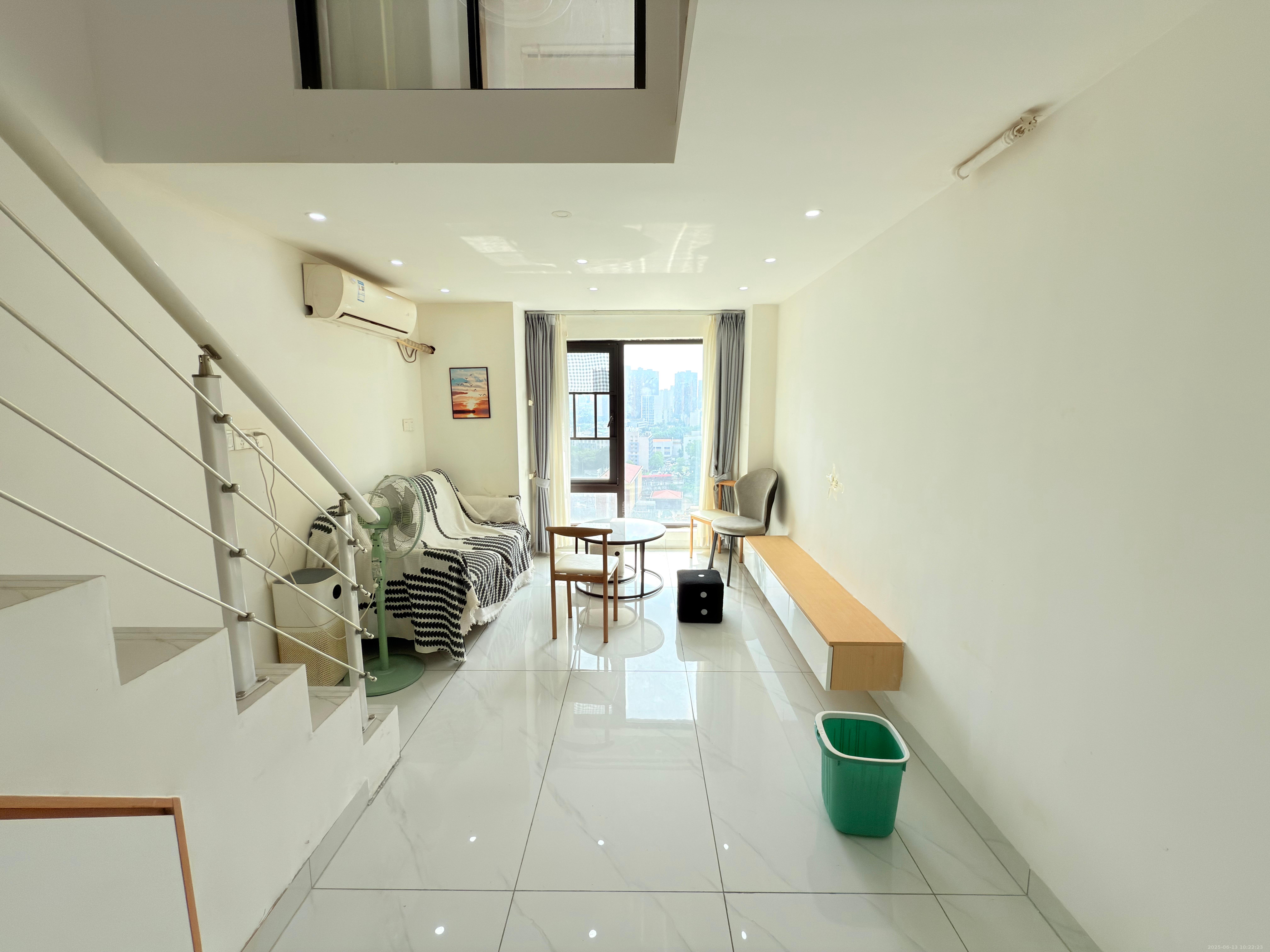 卓越江岸  2室1厅1卫    2500.0元/月 卓越江岸  2室1厅1卫    2500.0元/月