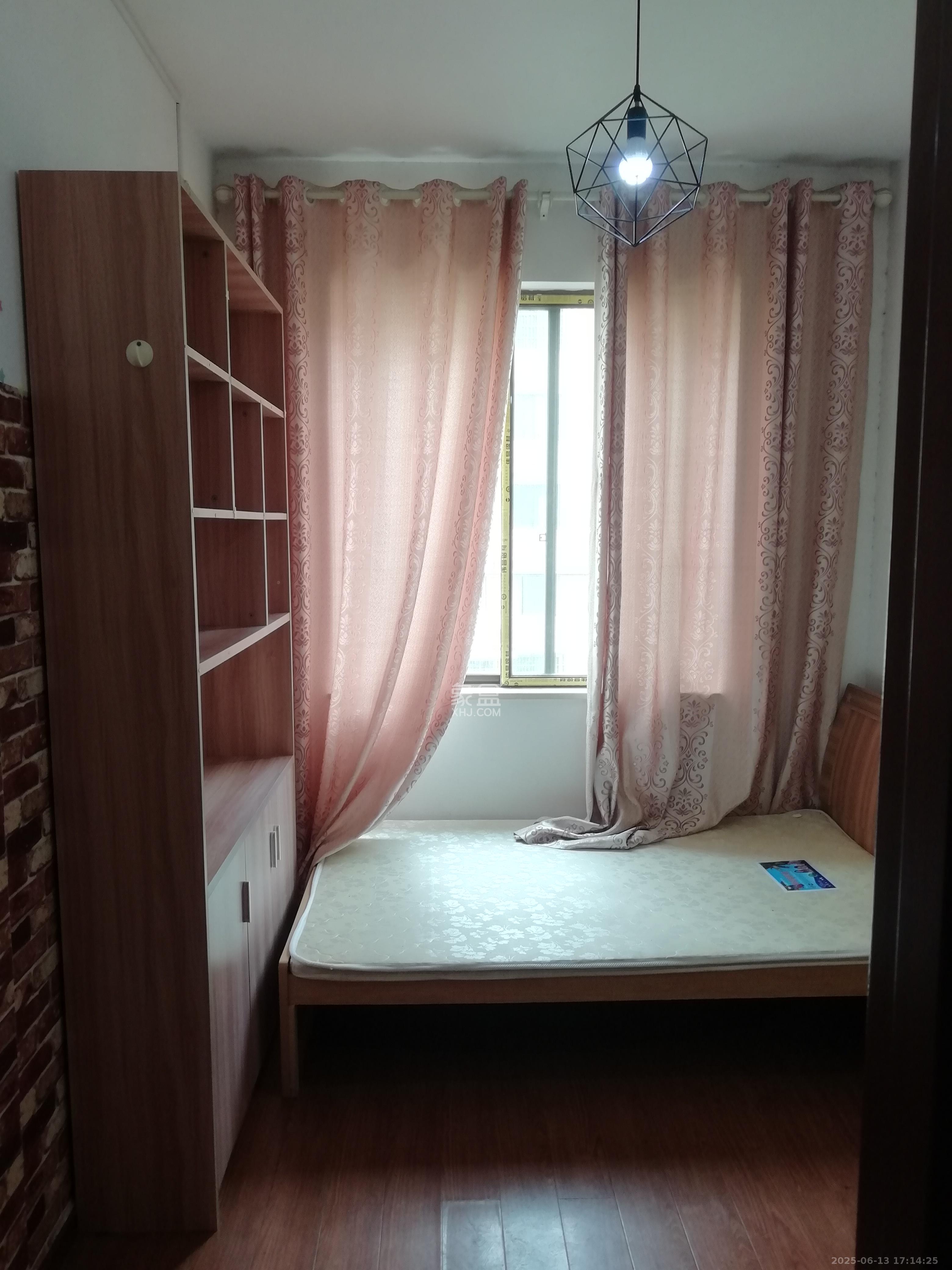 湘核佳苑  1室1厅1卫    1000.0元/月 湘核佳苑  1室1厅1卫    1000.0元/月