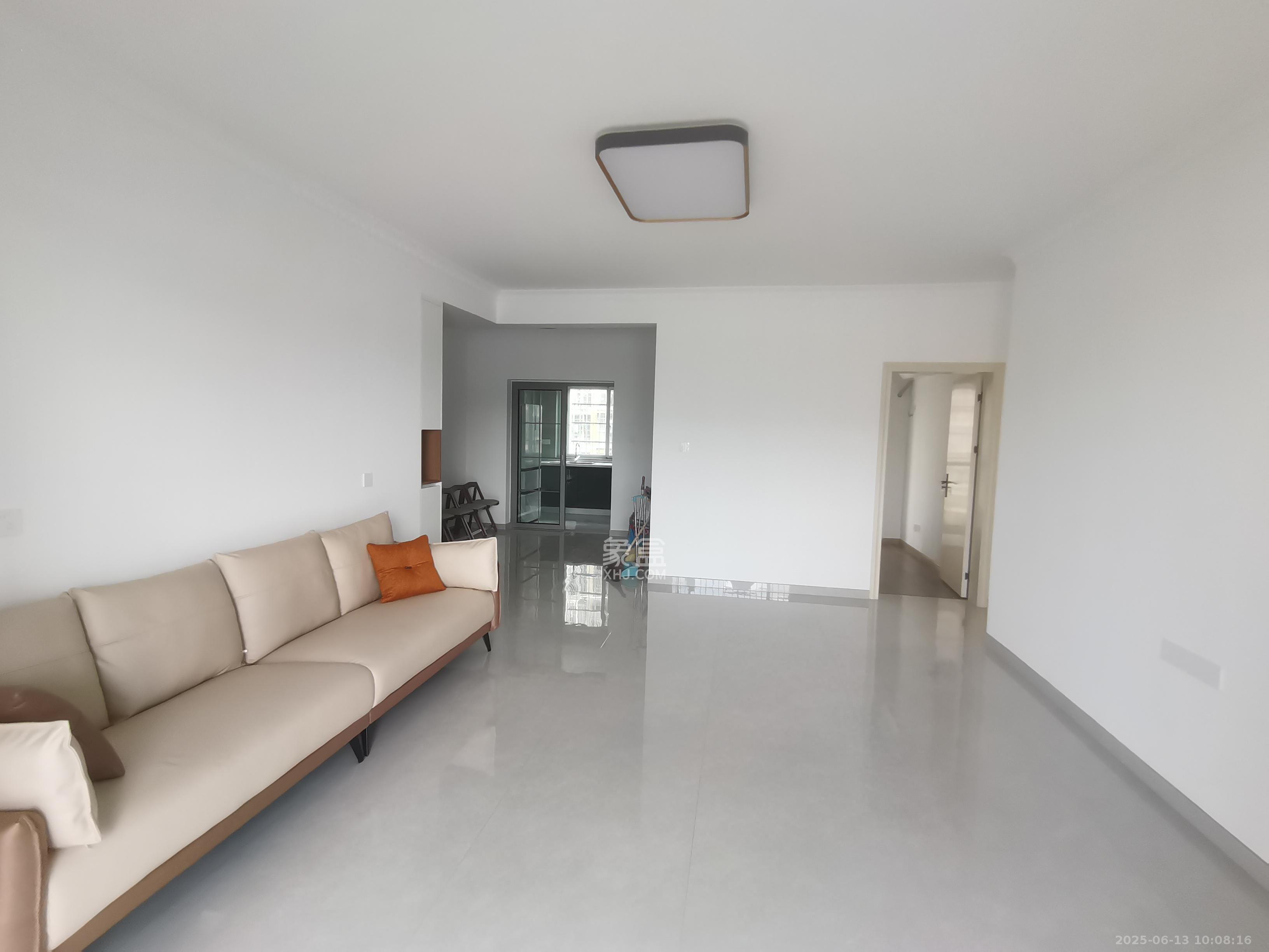 南郡雅园  3室2厅1卫    1800.0元/月 南郡雅园  3室2厅1卫    1800.0元/月