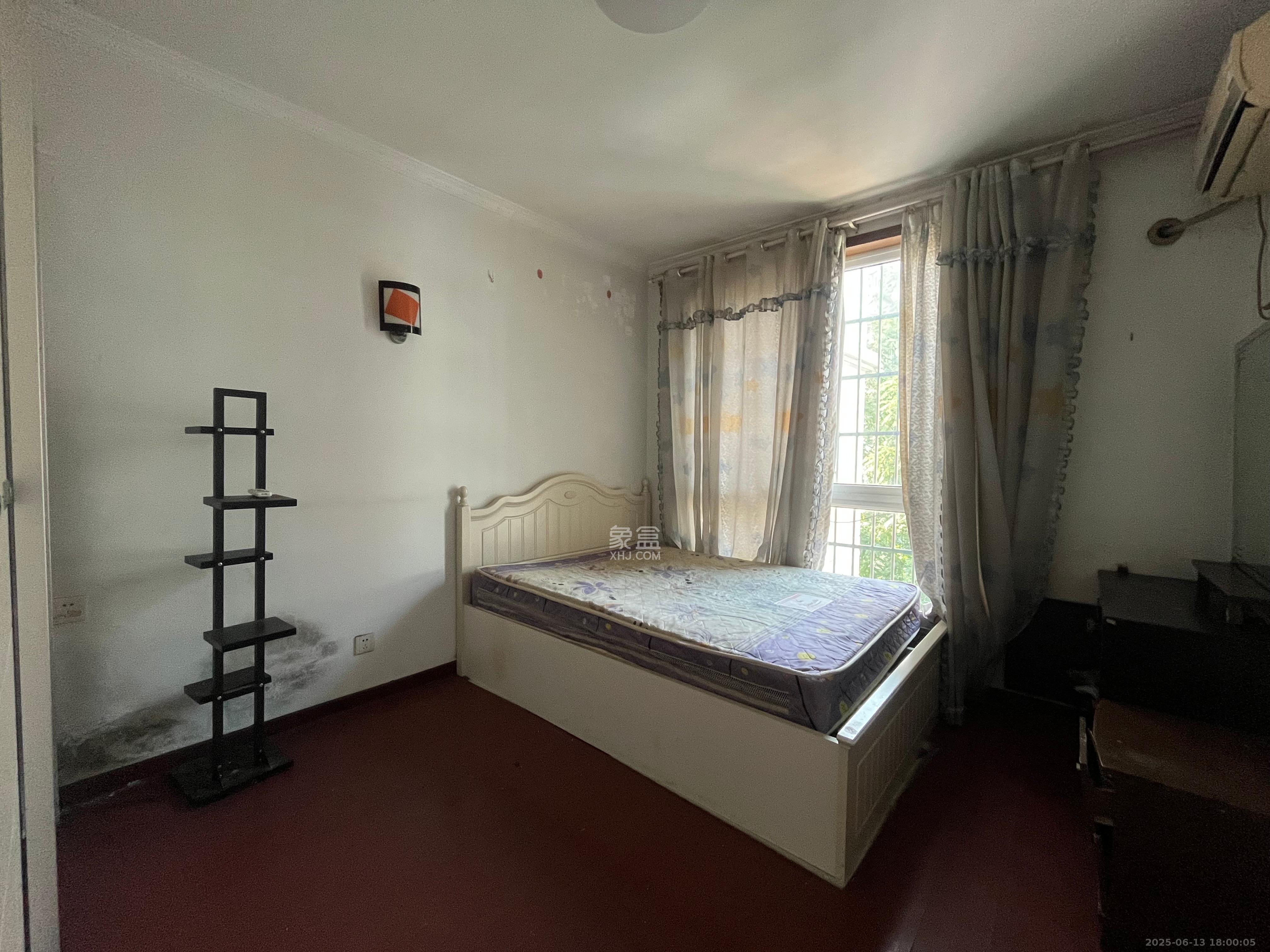 恩瑞麓山名园(龙王港小区) 3室2厅2卫 2400.0元/月 恩瑞麓山名园(龙王港小区) 3室2厅2卫 2400.0元/月室内图