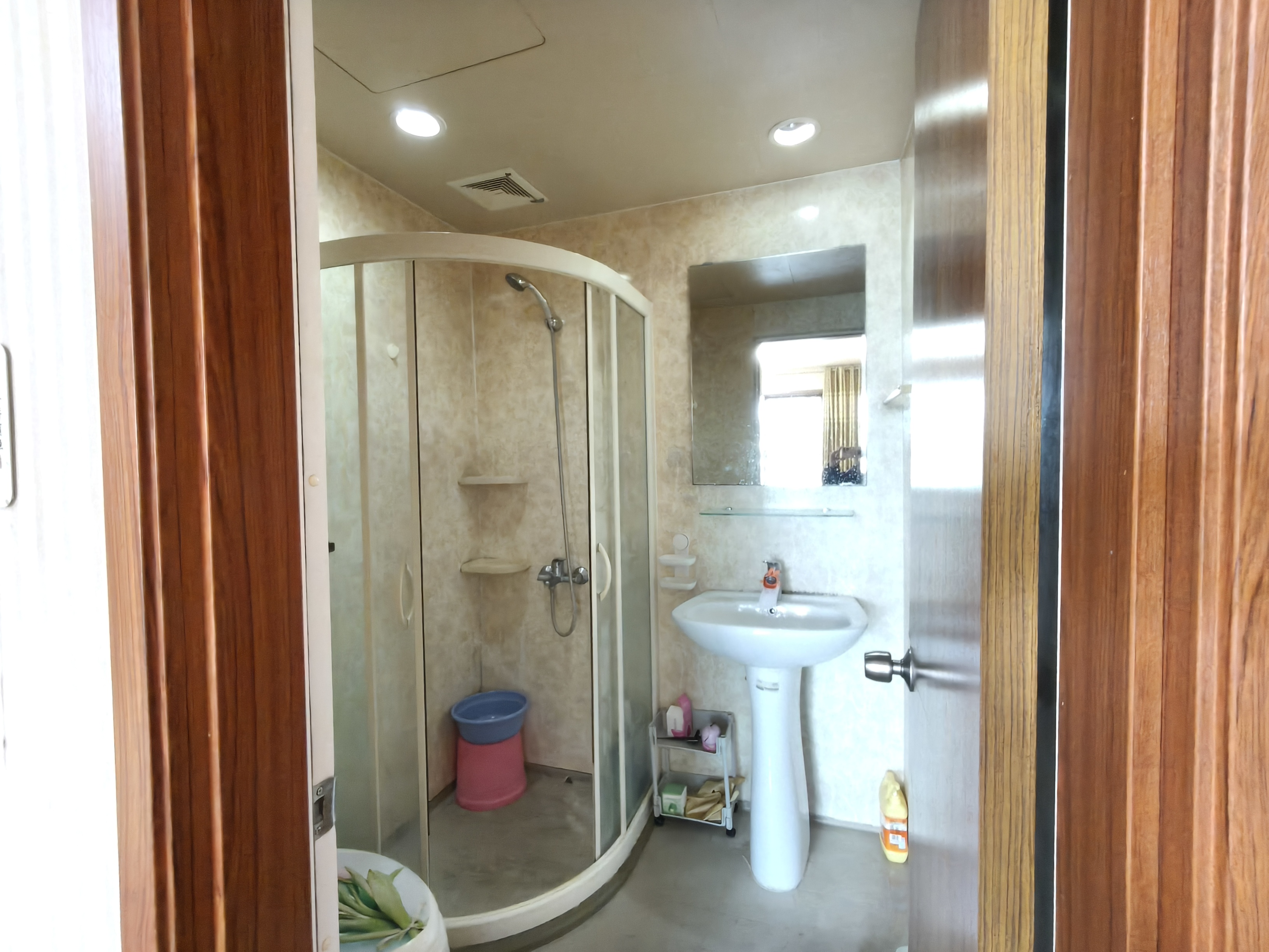 蓝色港湾 2室2厅1卫 1300.0元/月 蓝色港湾 2室2厅1卫 1300.0元/月室内图