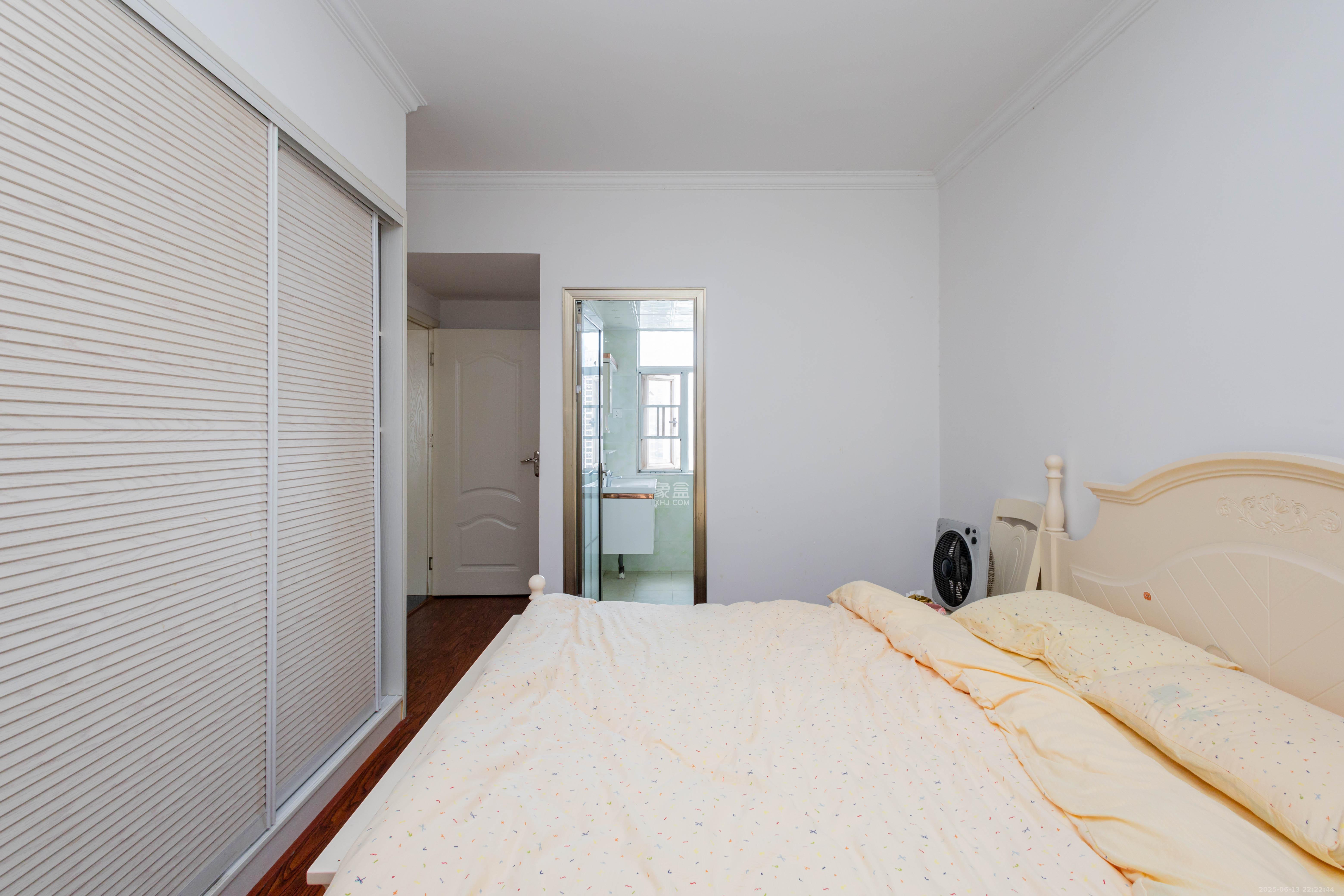 新蕾品阁居 4室2厅1卫 65.8万 新蕾品阁居 4室2厅1卫 65.8万卧室