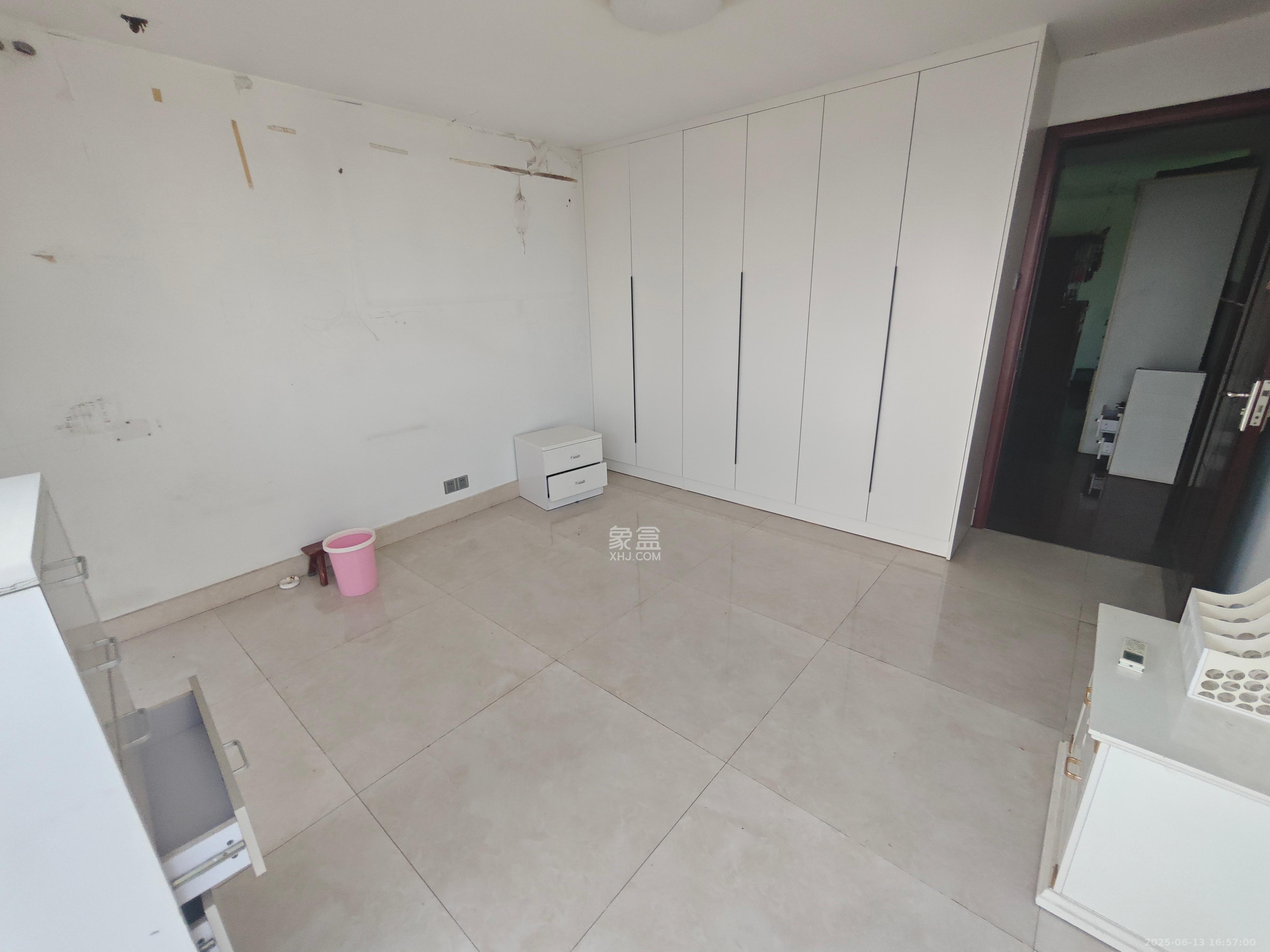 格林星城 4室2厅2卫 4100.0元/月 格林星城 4室2厅2卫 4100.0元/月室内图