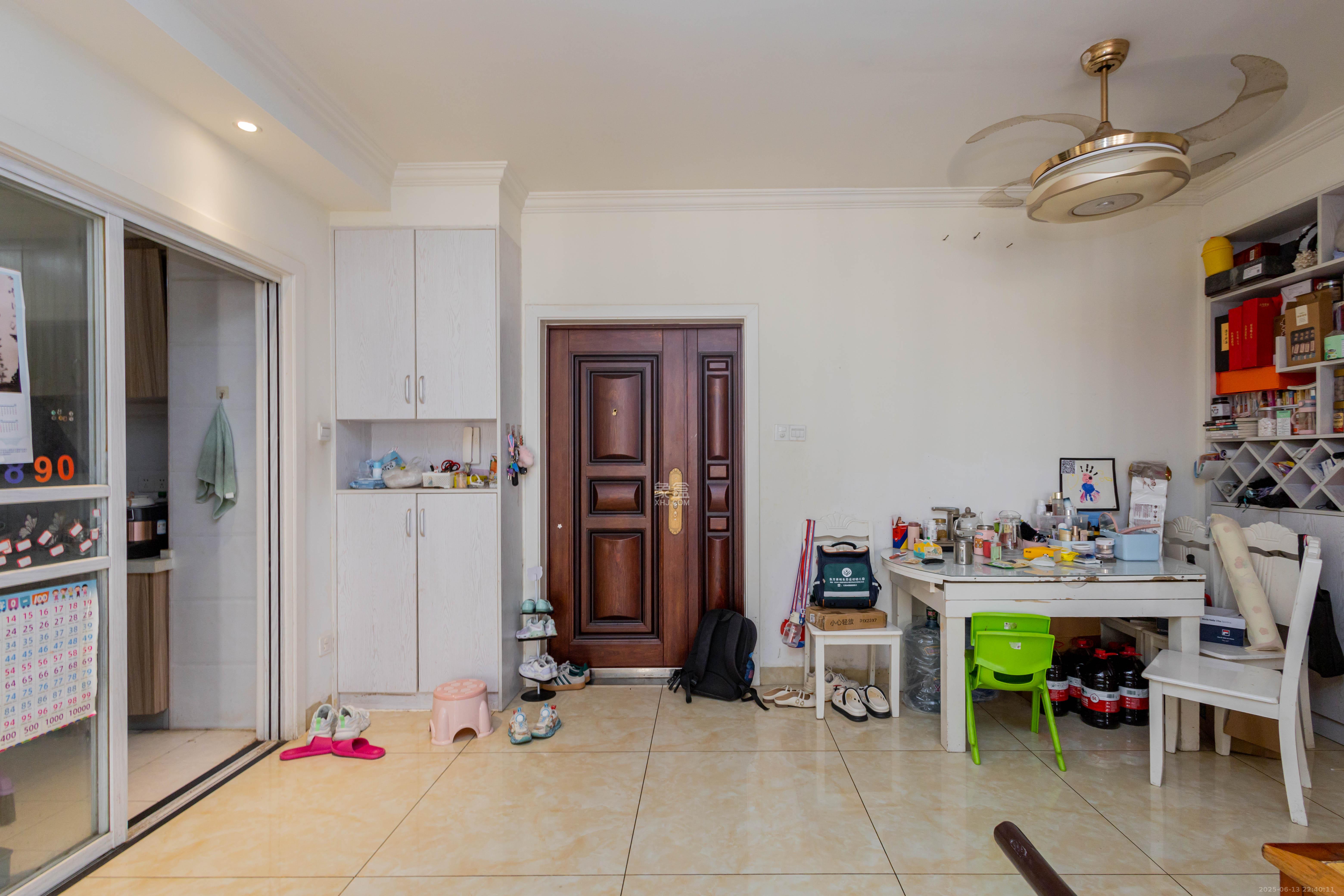 东方美地 3室2厅2卫 62.8万 东方美地 3室2厅2卫 62.8万客厅