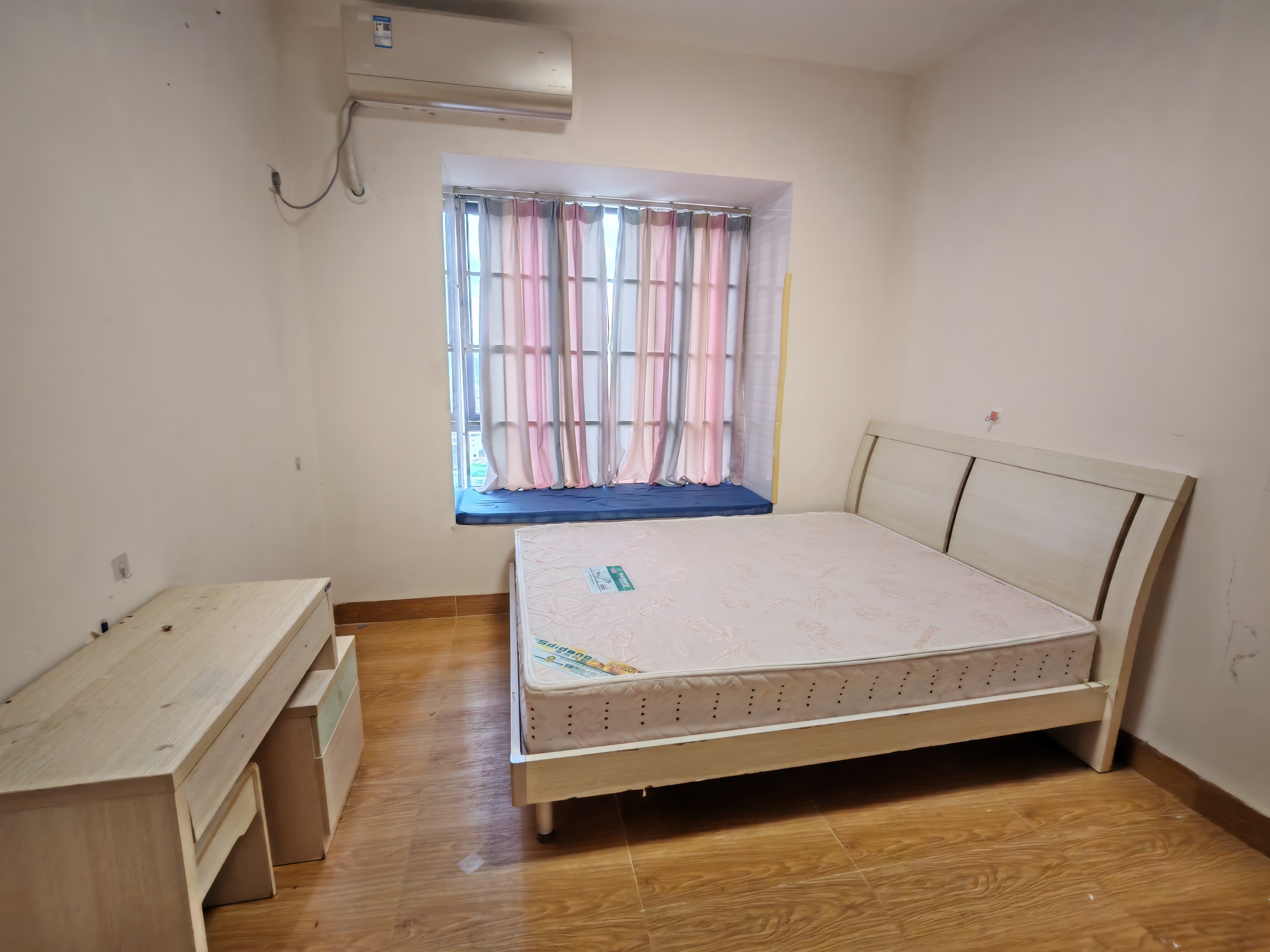 香榭花园  2室2厅1卫   2800.00元/月室内图