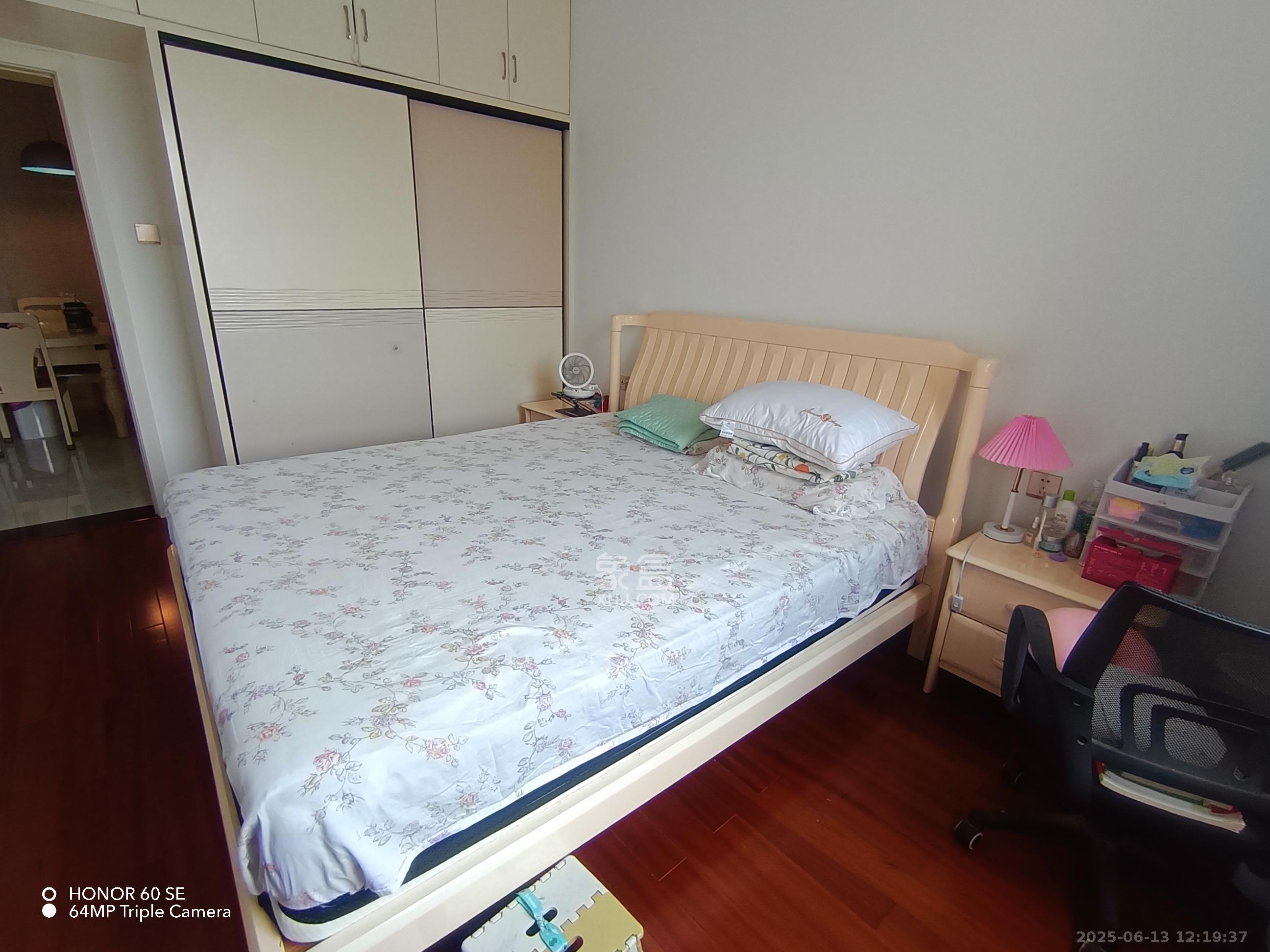 阳光丽城  3室2厅1卫   2800.00元/月室内图