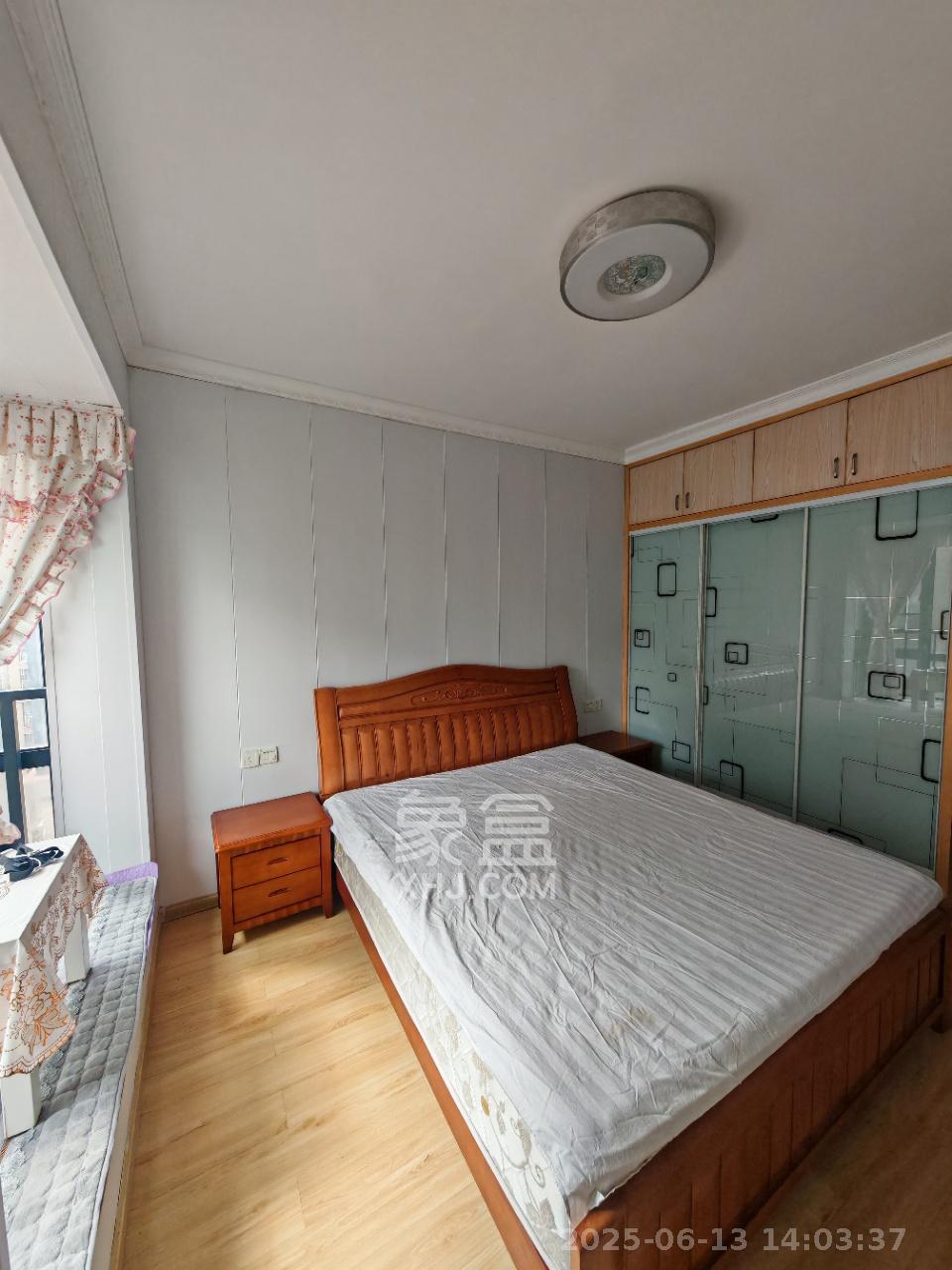 中建麓山和苑  1室2厅1卫   1600.00元/月室内图